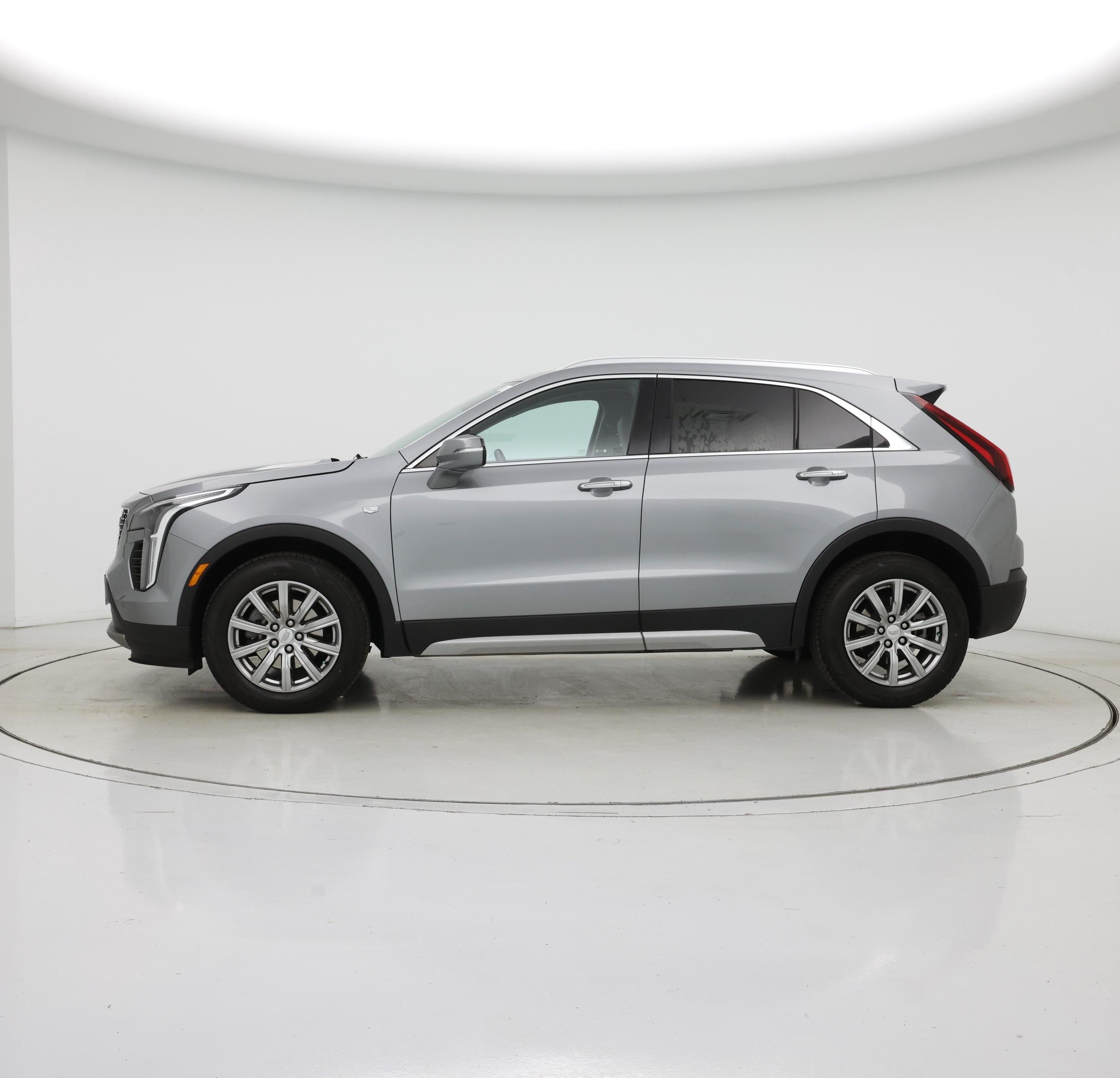 Thumbnail: 2023 Cadillac XT4 - 3