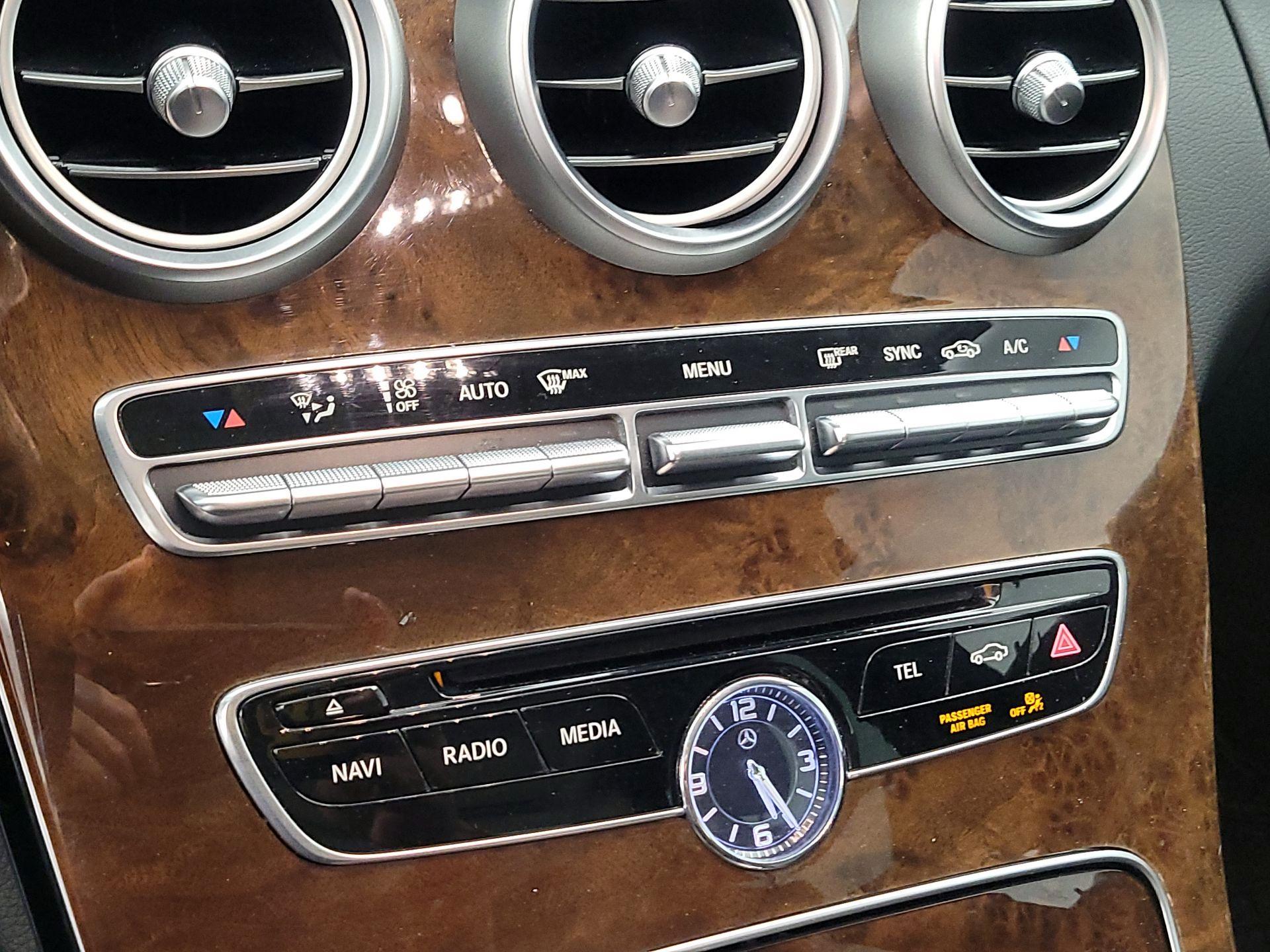 Thumbnail: 2016 Mercedes-Benz C-Class - 17