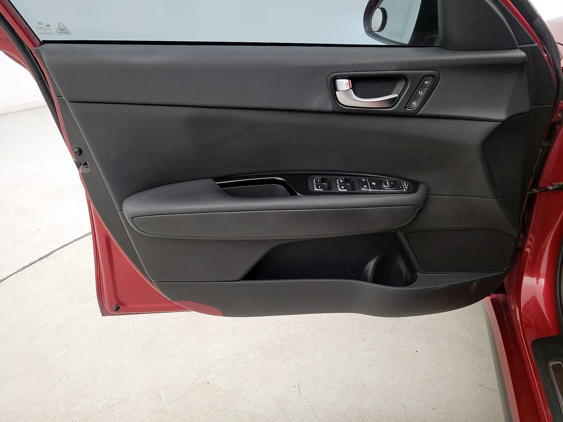 Thumbnail: 2017 Kia Optima - 12