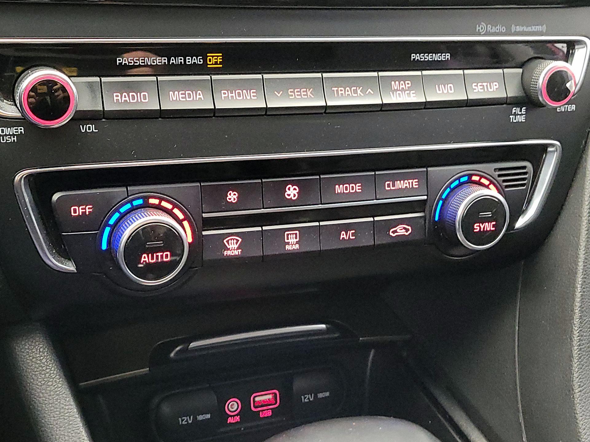 Thumbnail: 2017 Kia Optima - 17