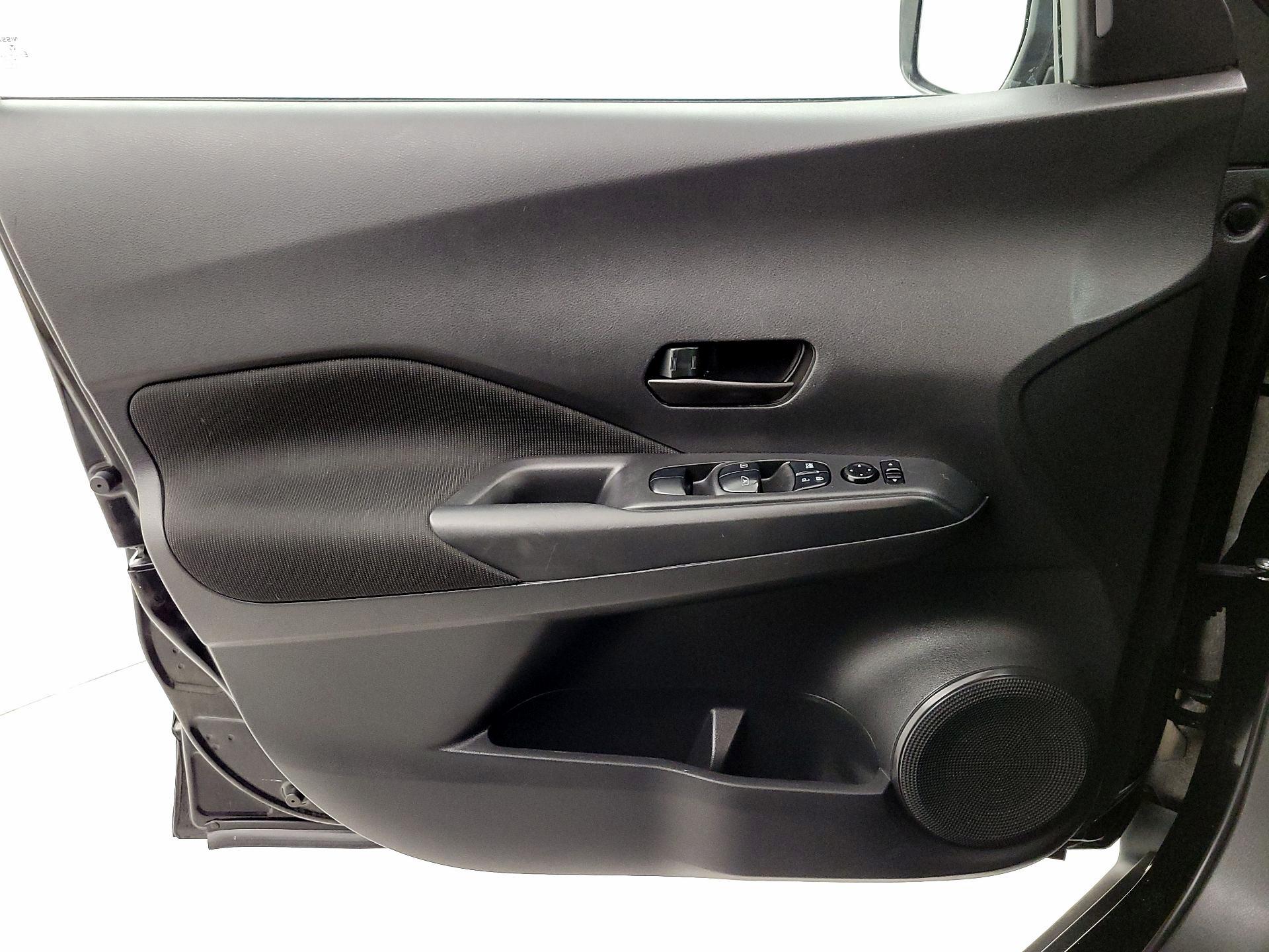 Thumbnail: 2023 Nissan Kicks - 12