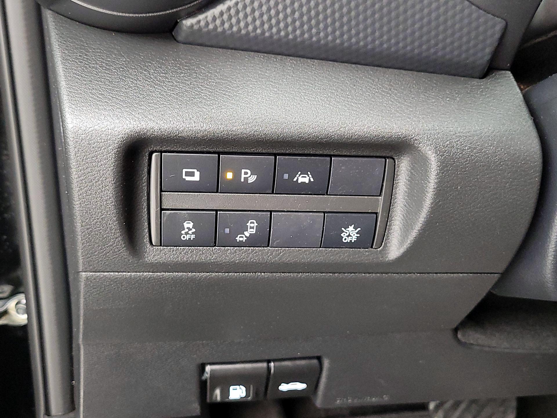 Thumbnail: 2023 Nissan Kicks - 13