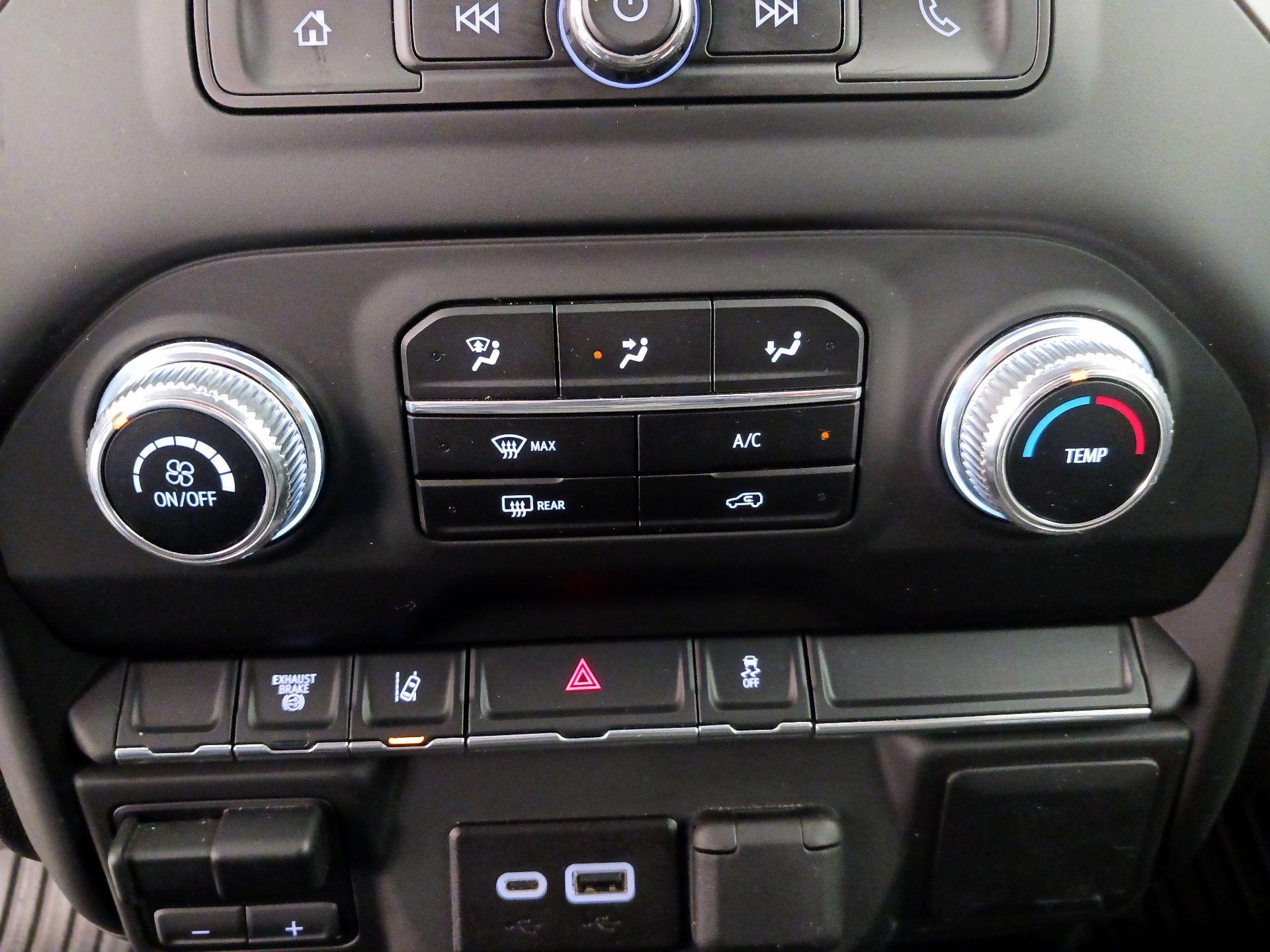 Thumbnail: 2024 GMC Sierra 3500 - 16