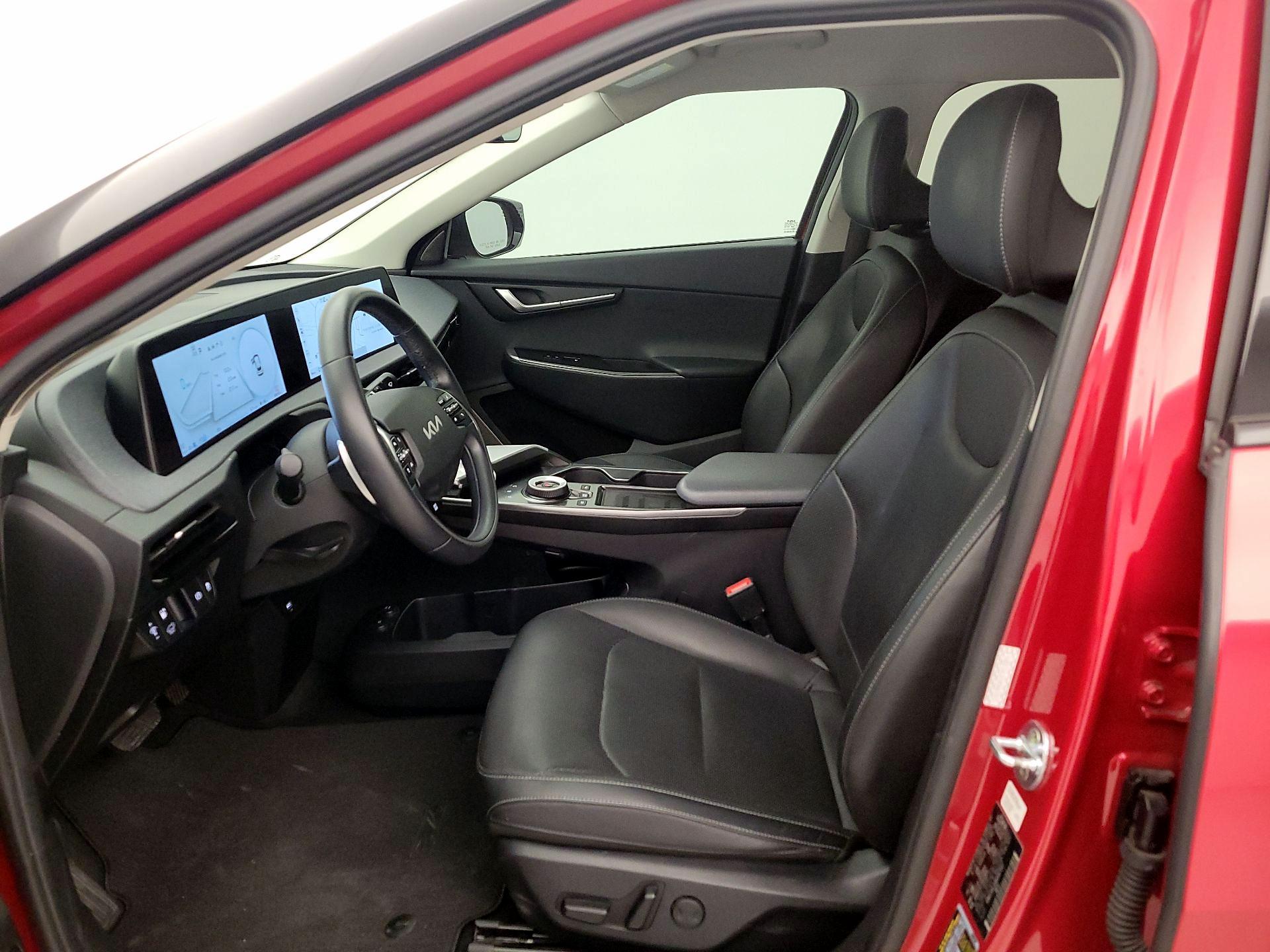 Thumbnail: 2022 Kia EV6 - 11