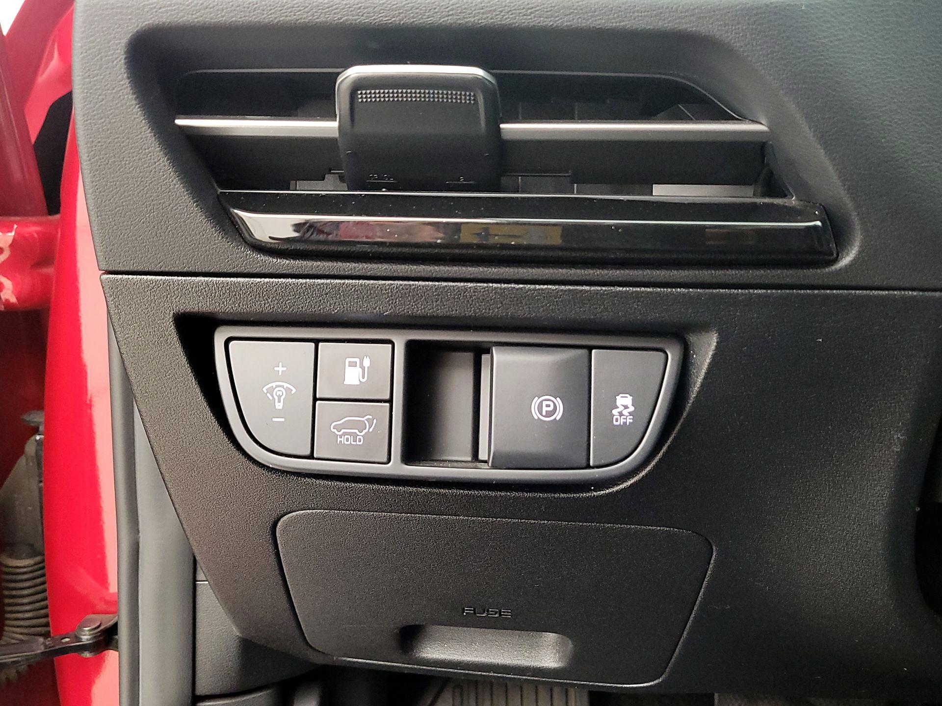 Thumbnail: 2022 Kia EV6 - 13