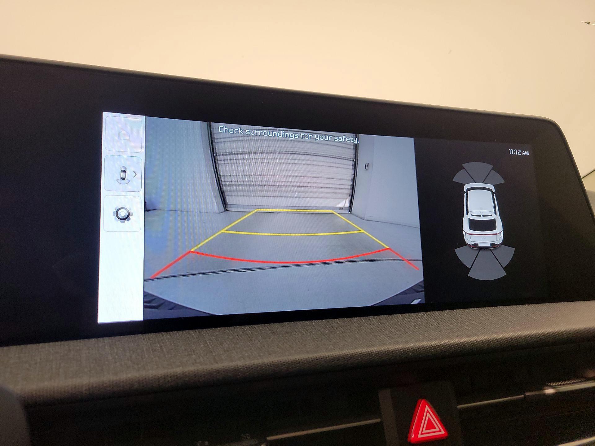 Thumbnail: 2022 Kia EV6 - 15