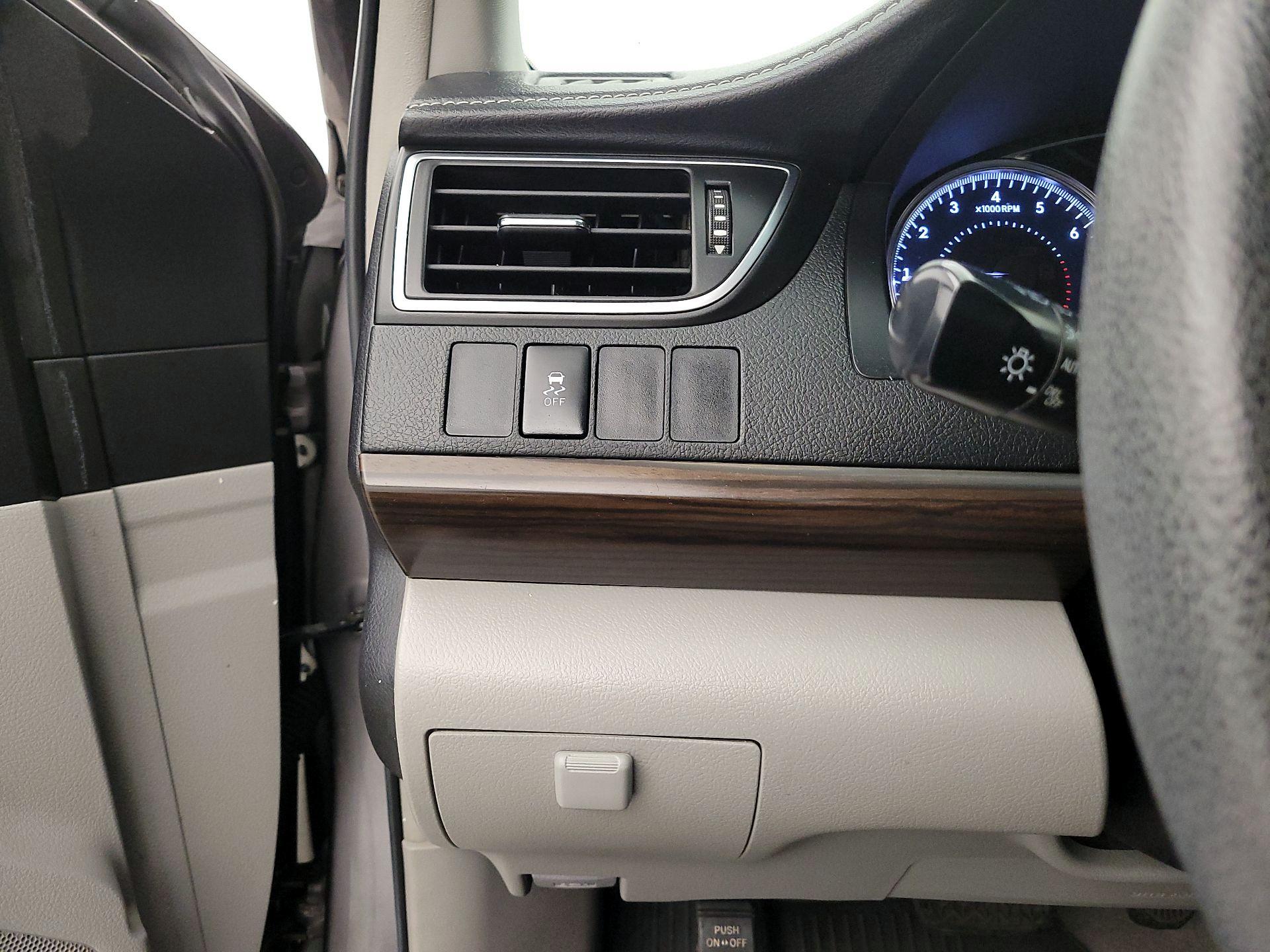 Thumbnail: 2016 Toyota Camry - 13