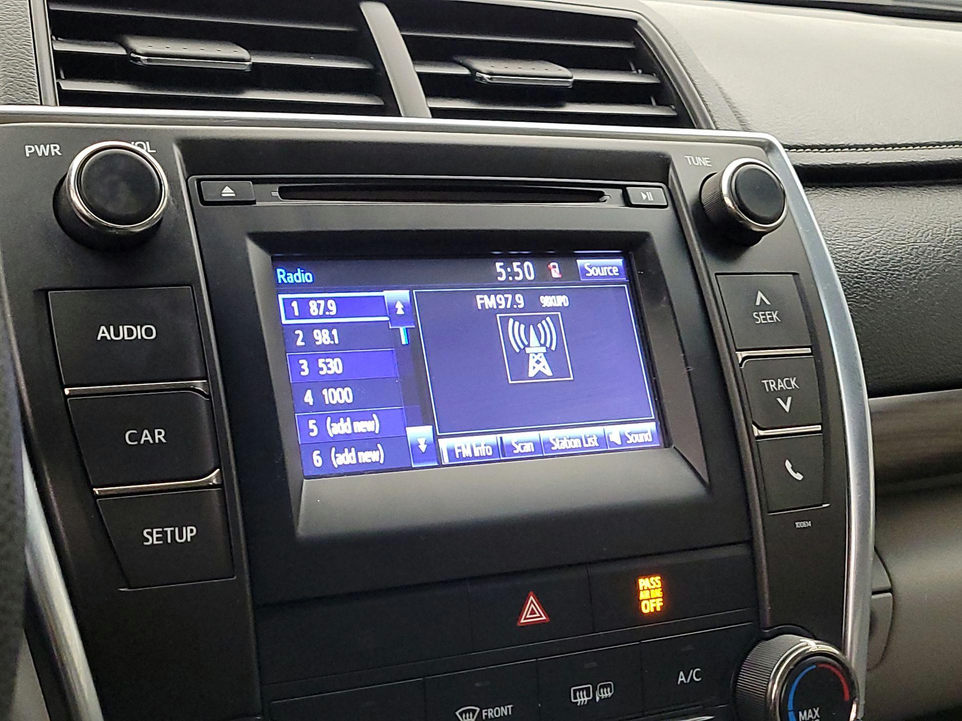 Thumbnail: 2016 Toyota Camry - 15