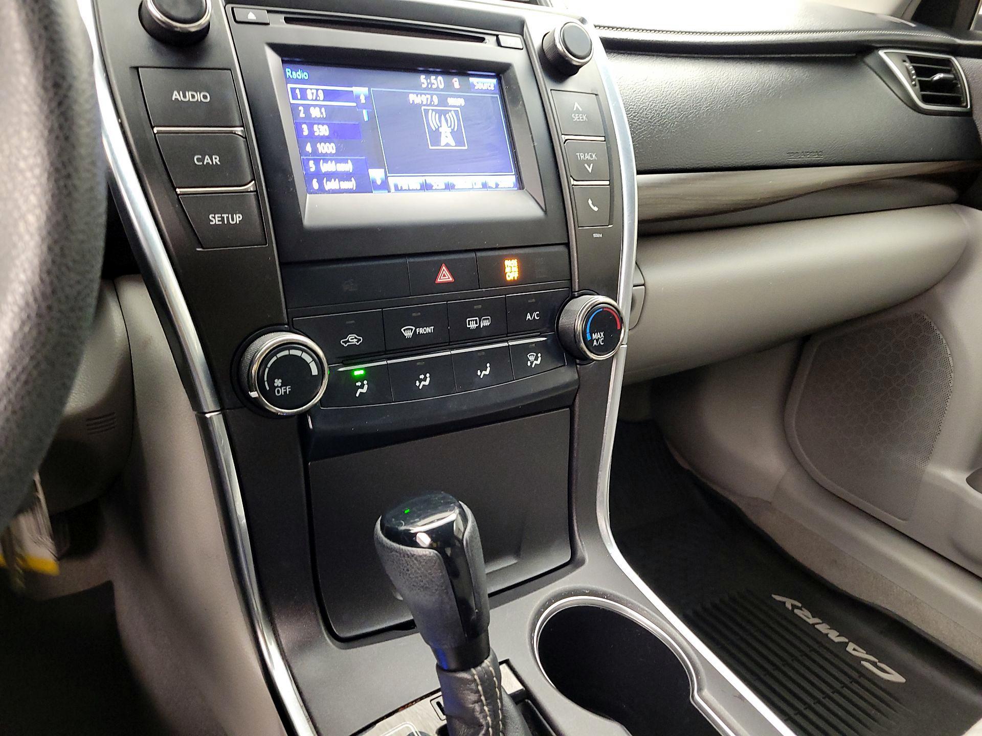 Thumbnail: 2016 Toyota Camry - 16