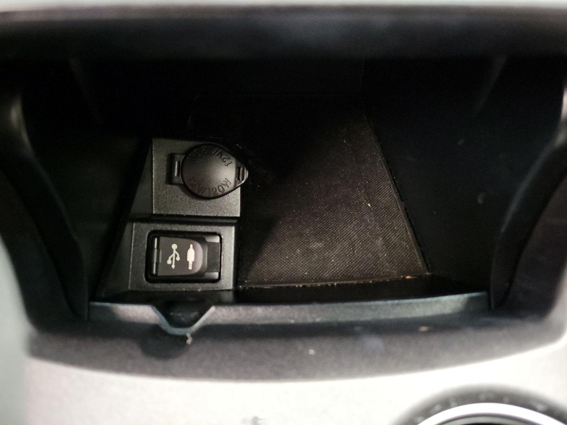 Thumbnail: 2016 Toyota Camry - 18