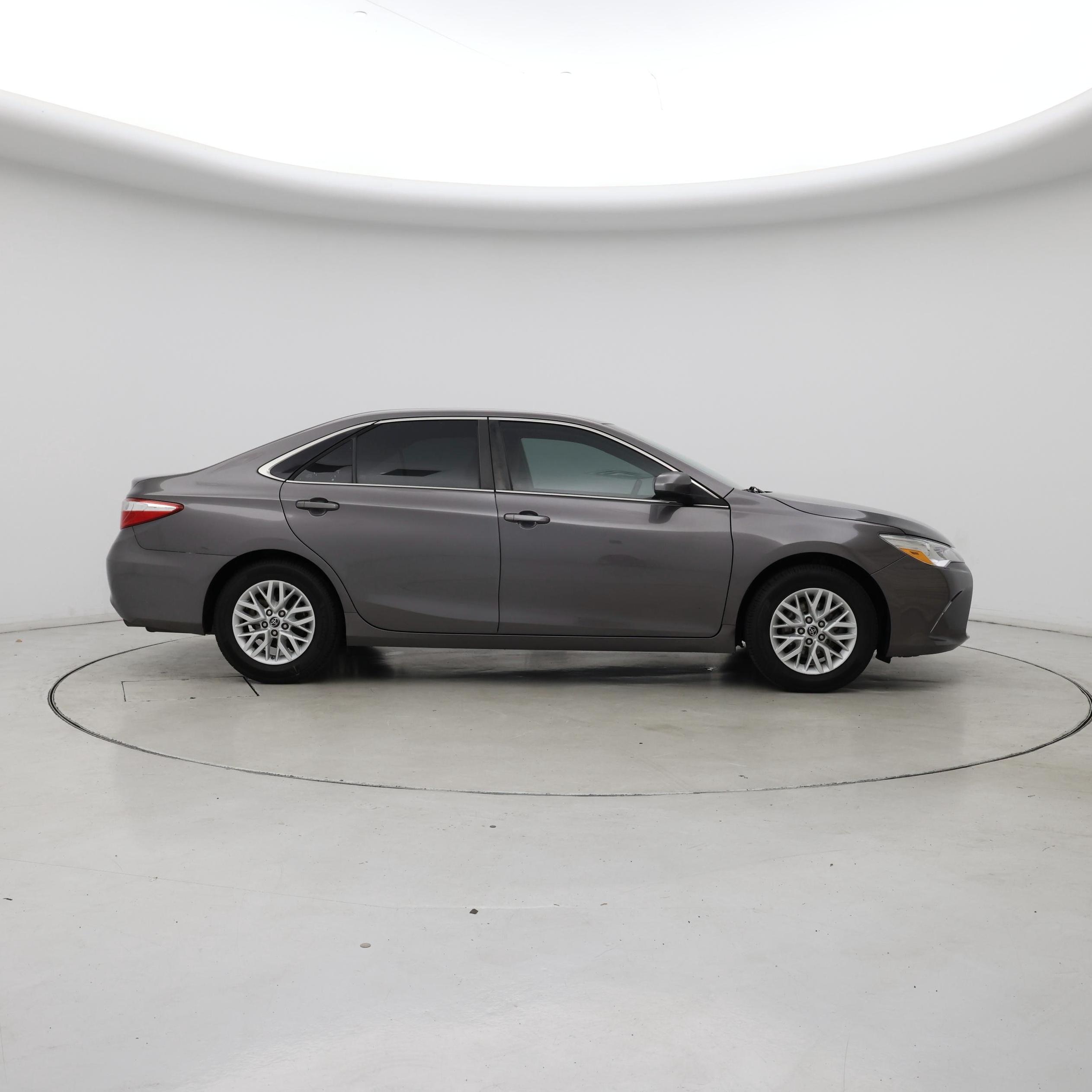 Thumbnail: 2016 Toyota Camry - 7