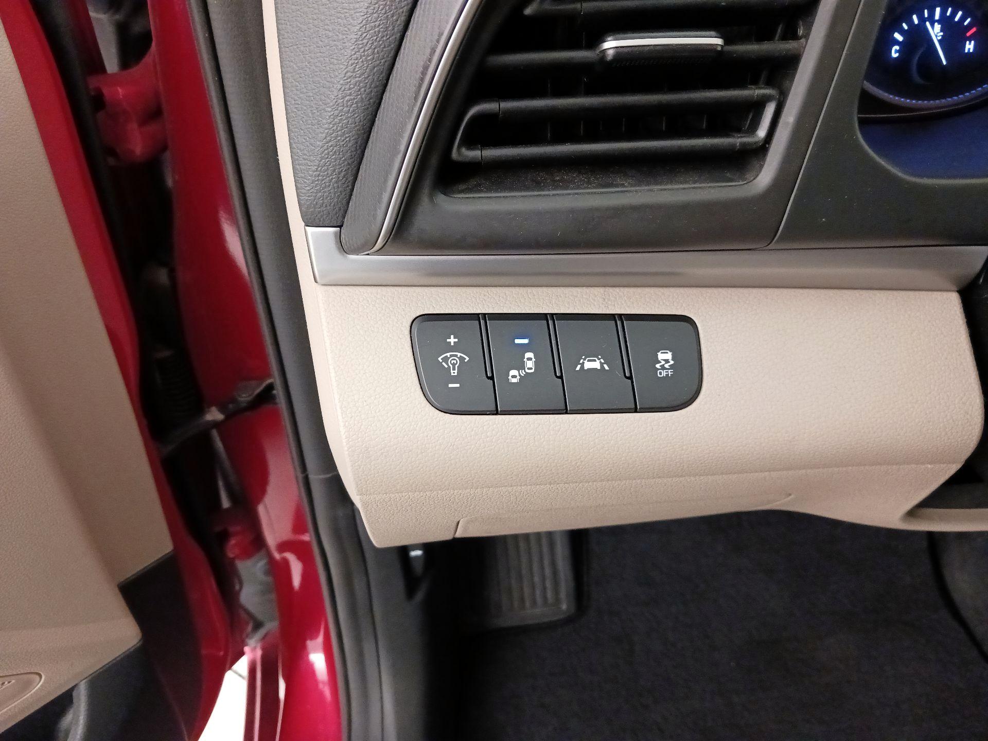 Thumbnail: 2020 Hyundai Elantra - 13