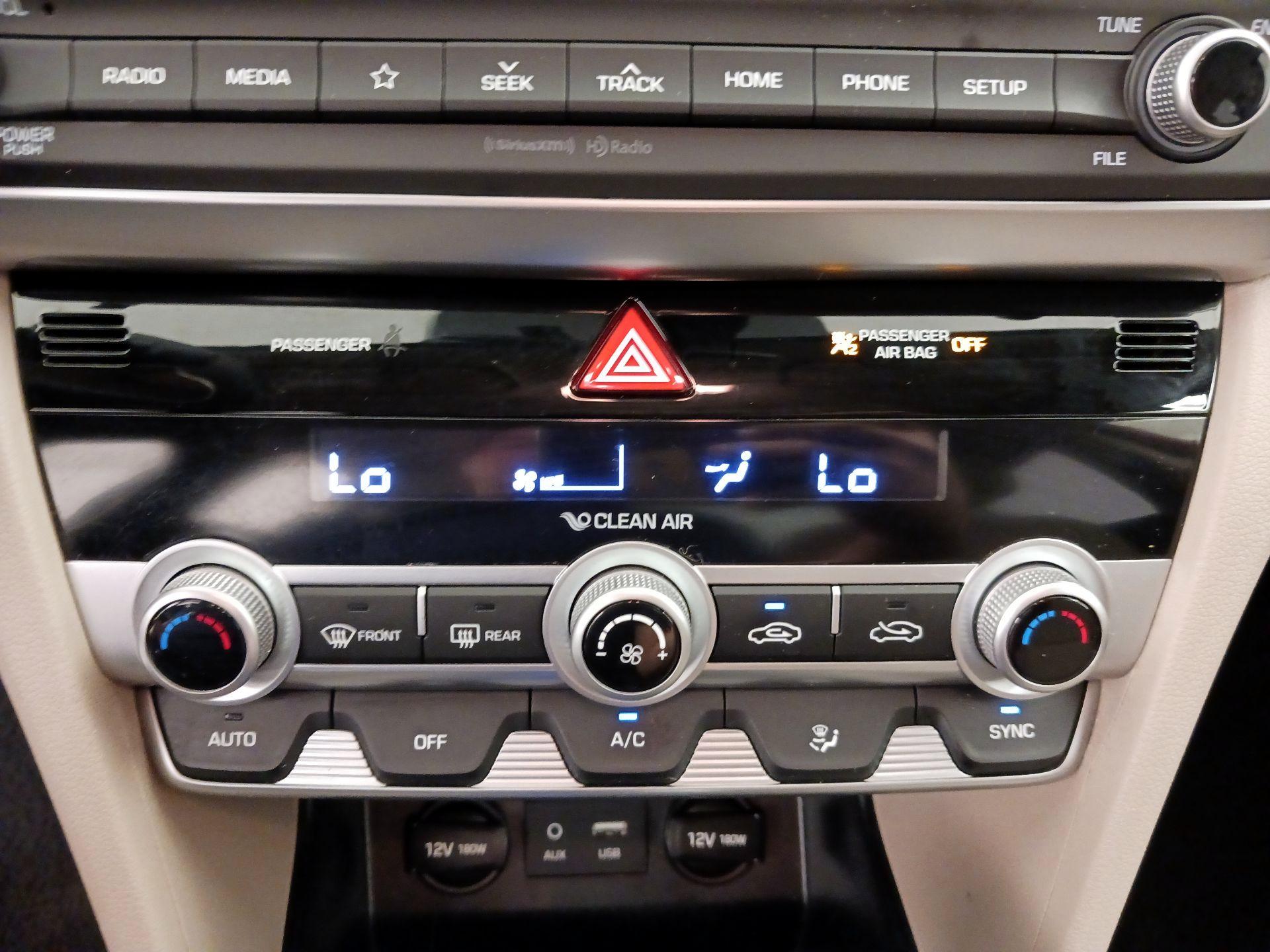 Thumbnail: 2020 Hyundai Elantra - 16