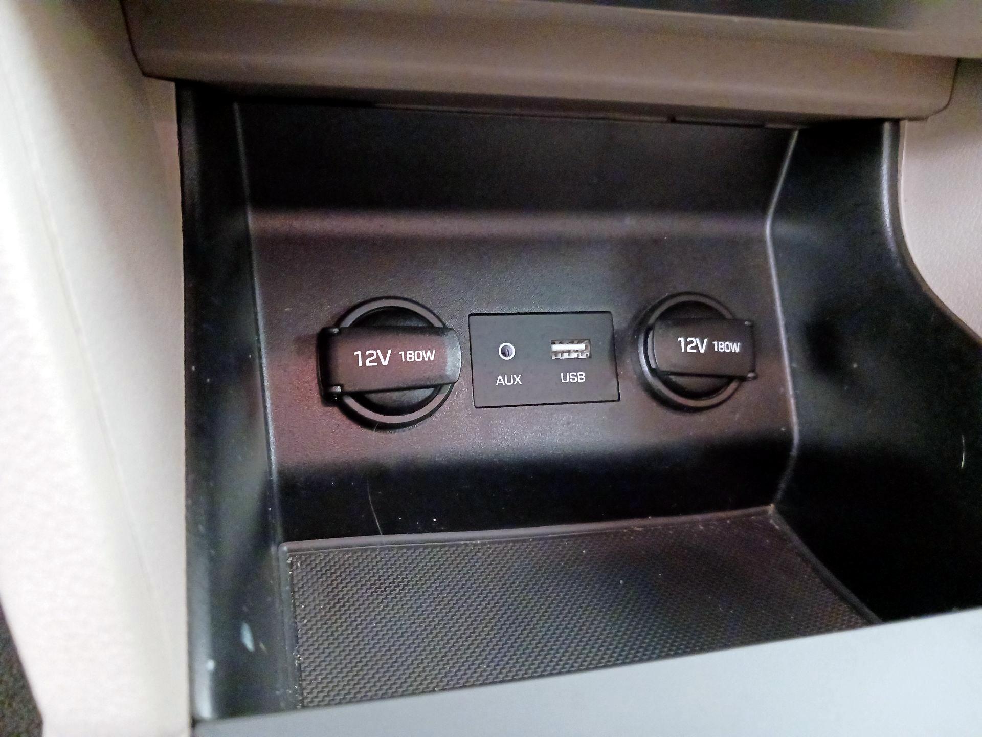 Thumbnail: 2020 Hyundai Elantra - 18