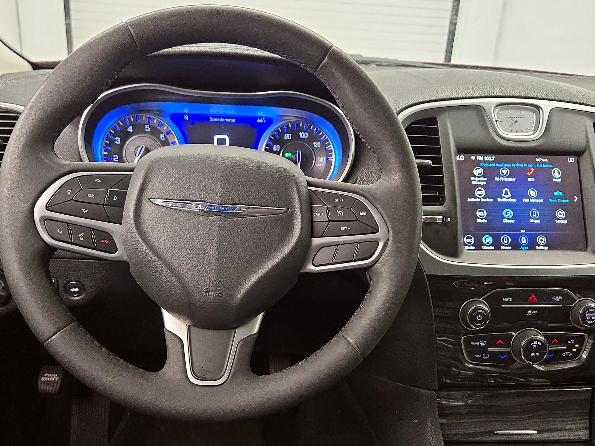 Thumbnail: 2022 Chrysler 300 - 10