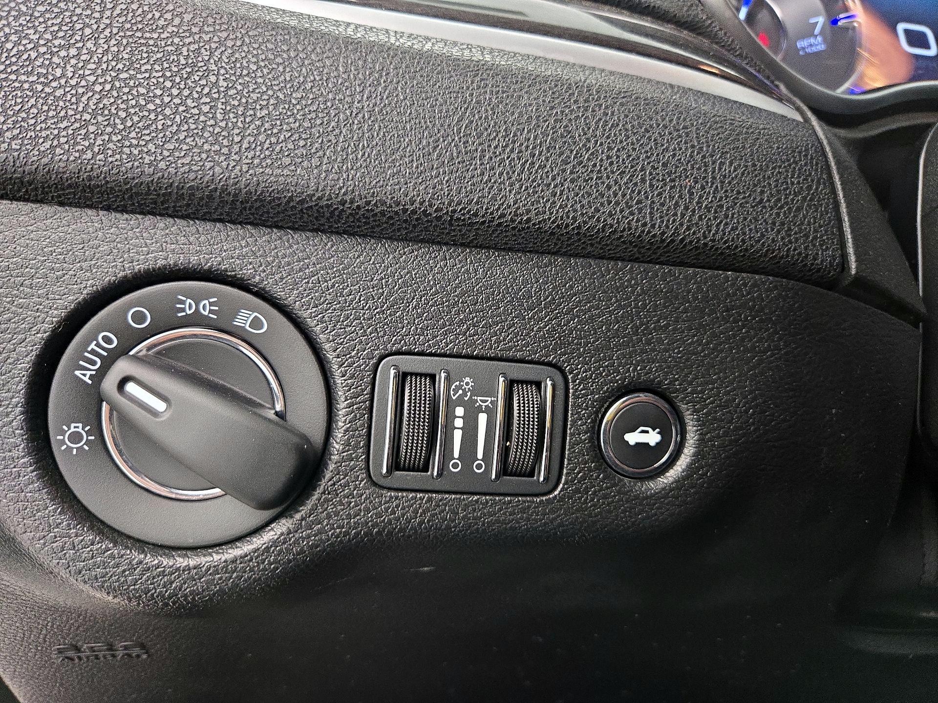 Thumbnail: 2022 Chrysler 300 - 13