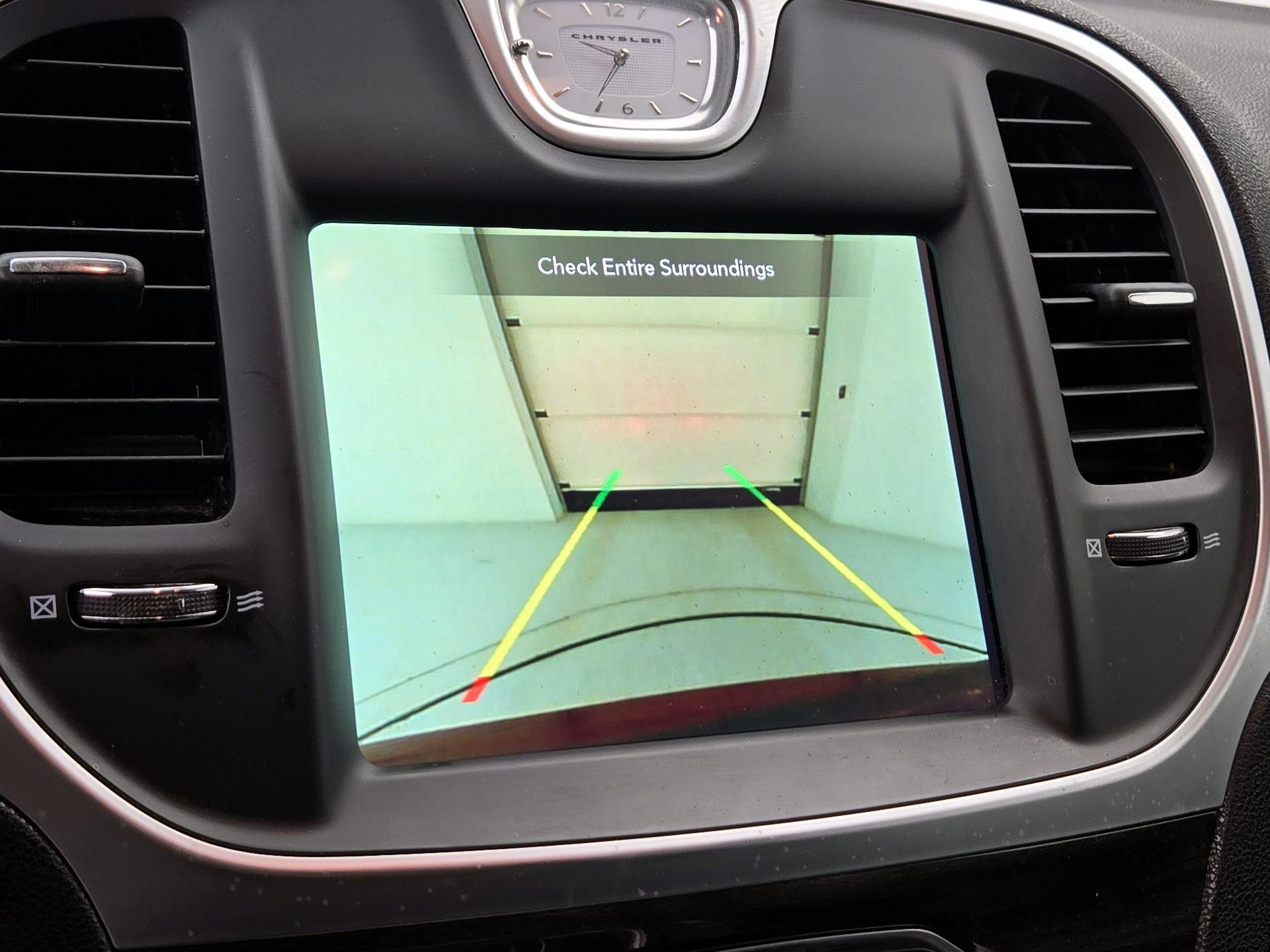 Thumbnail: 2022 Chrysler 300 - 14