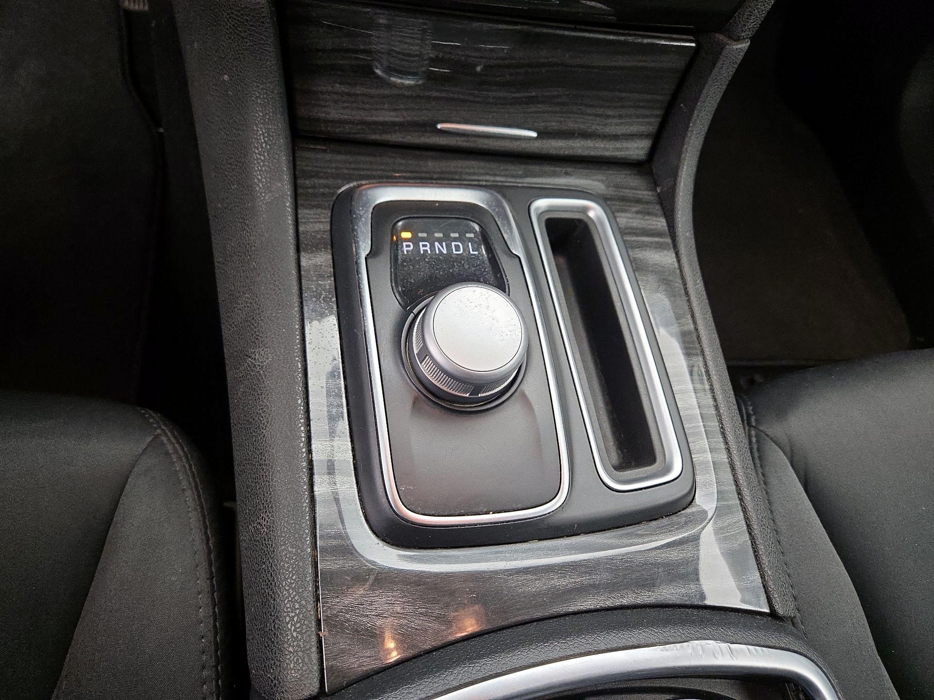 Thumbnail: 2022 Chrysler 300 - 17