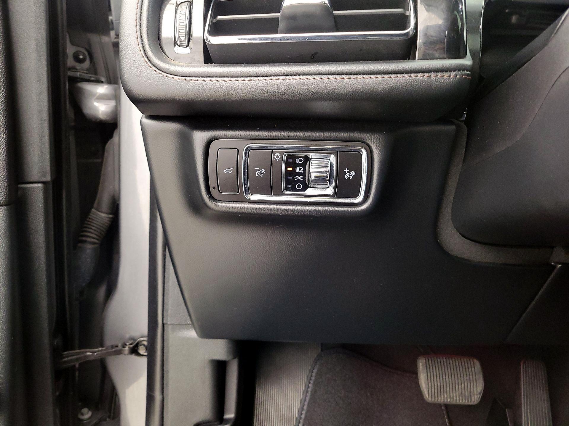 Thumbnail: 2023 Lincoln Aviator - 13