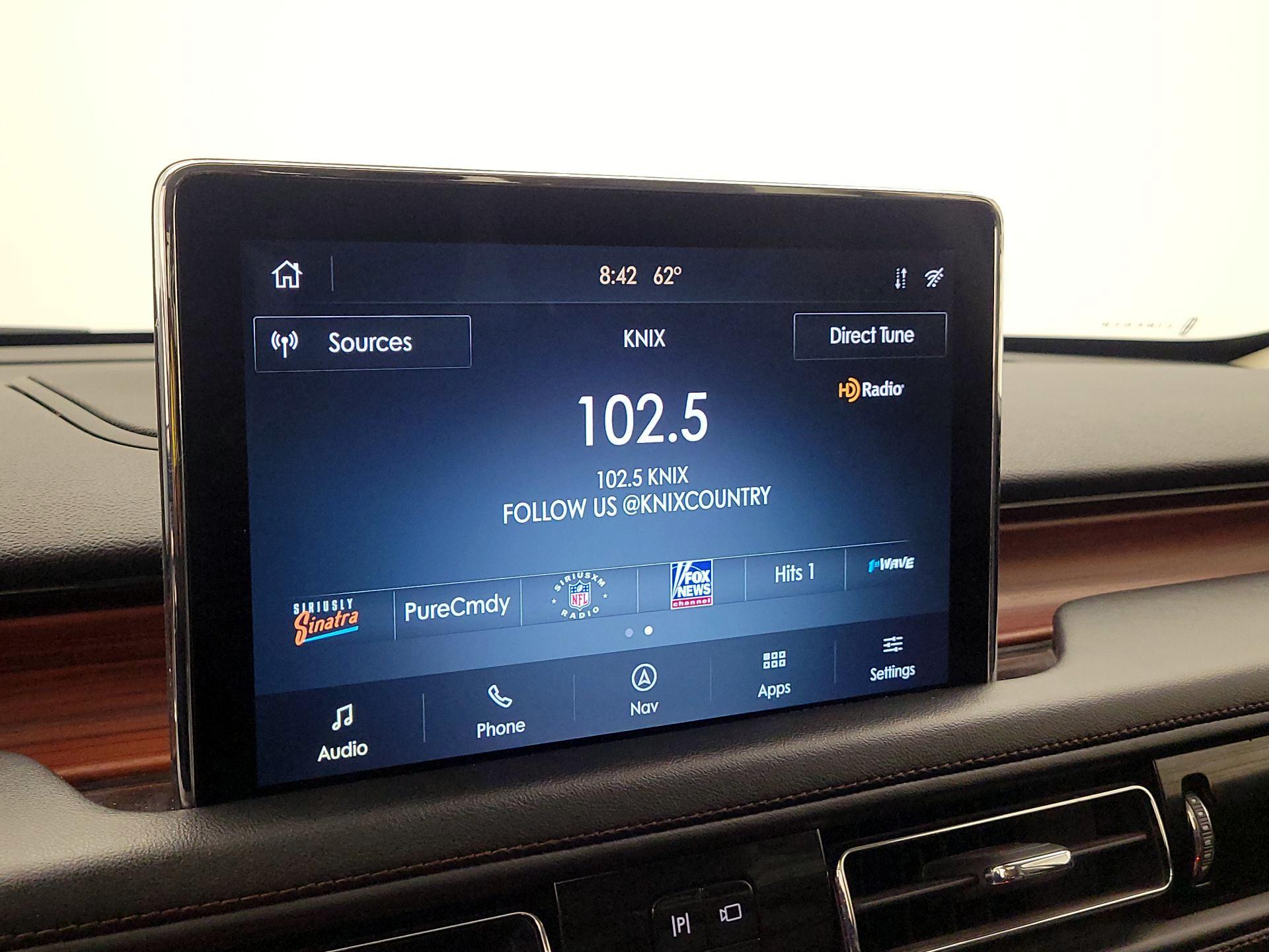 Thumbnail: 2023 Lincoln Aviator - 16