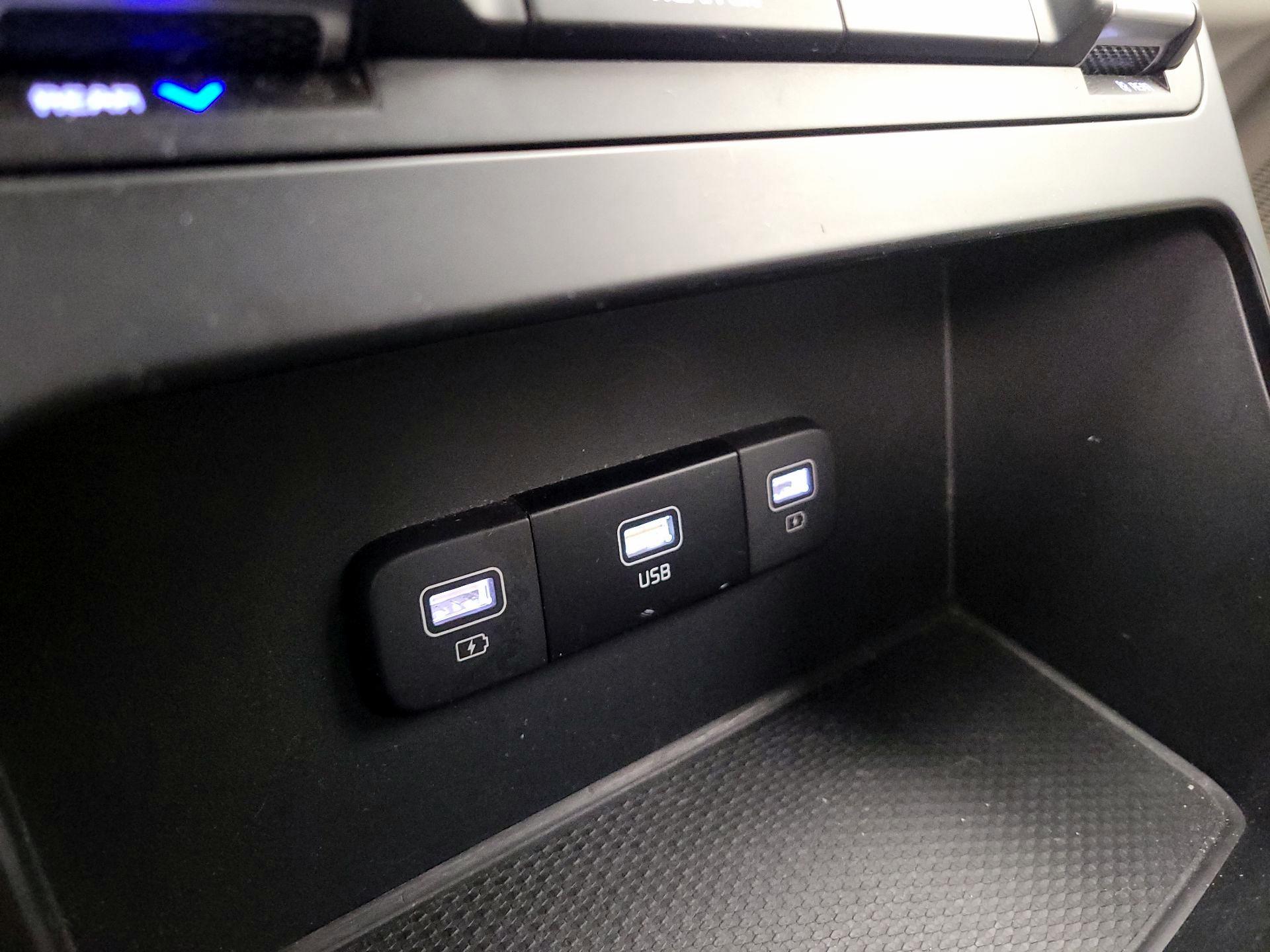 Thumbnail: 2024 Kia Carnival - 18