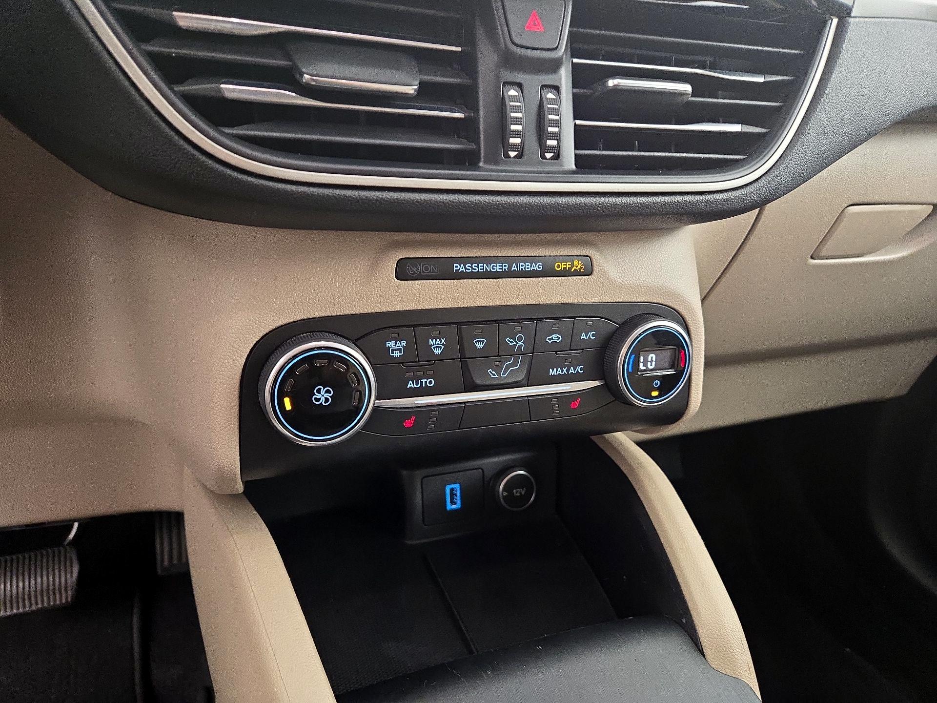 Thumbnail: 2020 Ford Escape - 16