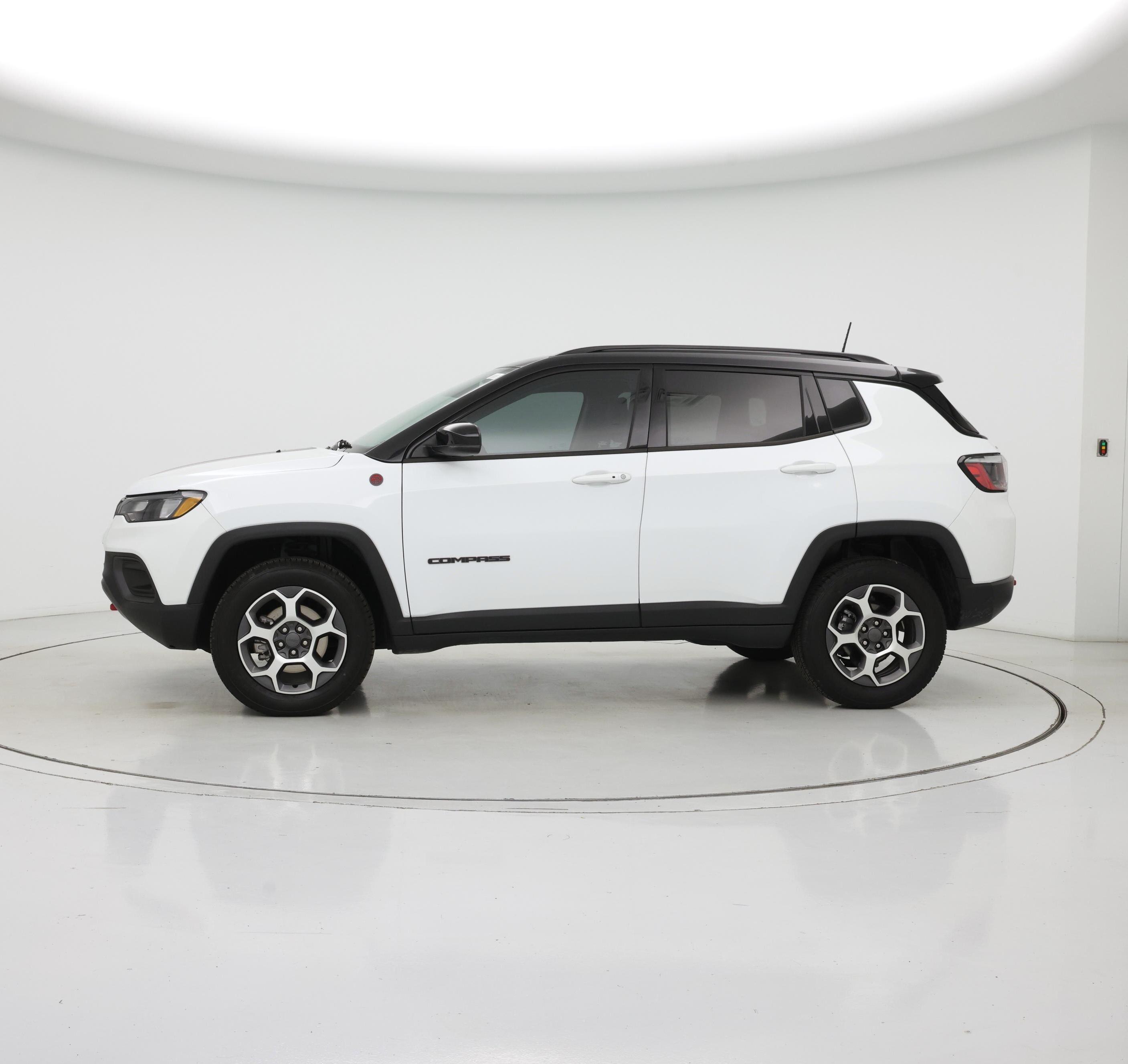 Thumbnail: 2022 Jeep Compass - 3