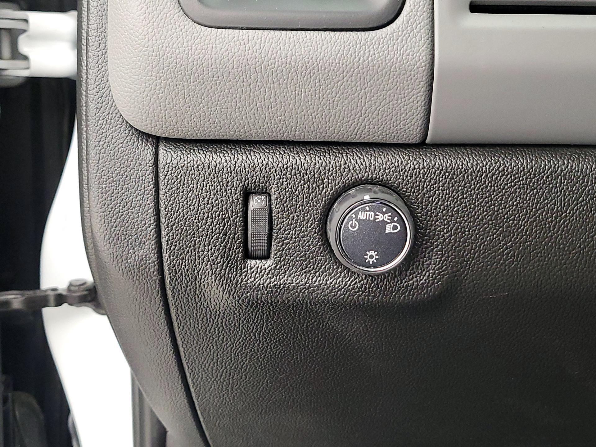 Thumbnail: 2022 Chevrolet Colorado - 13