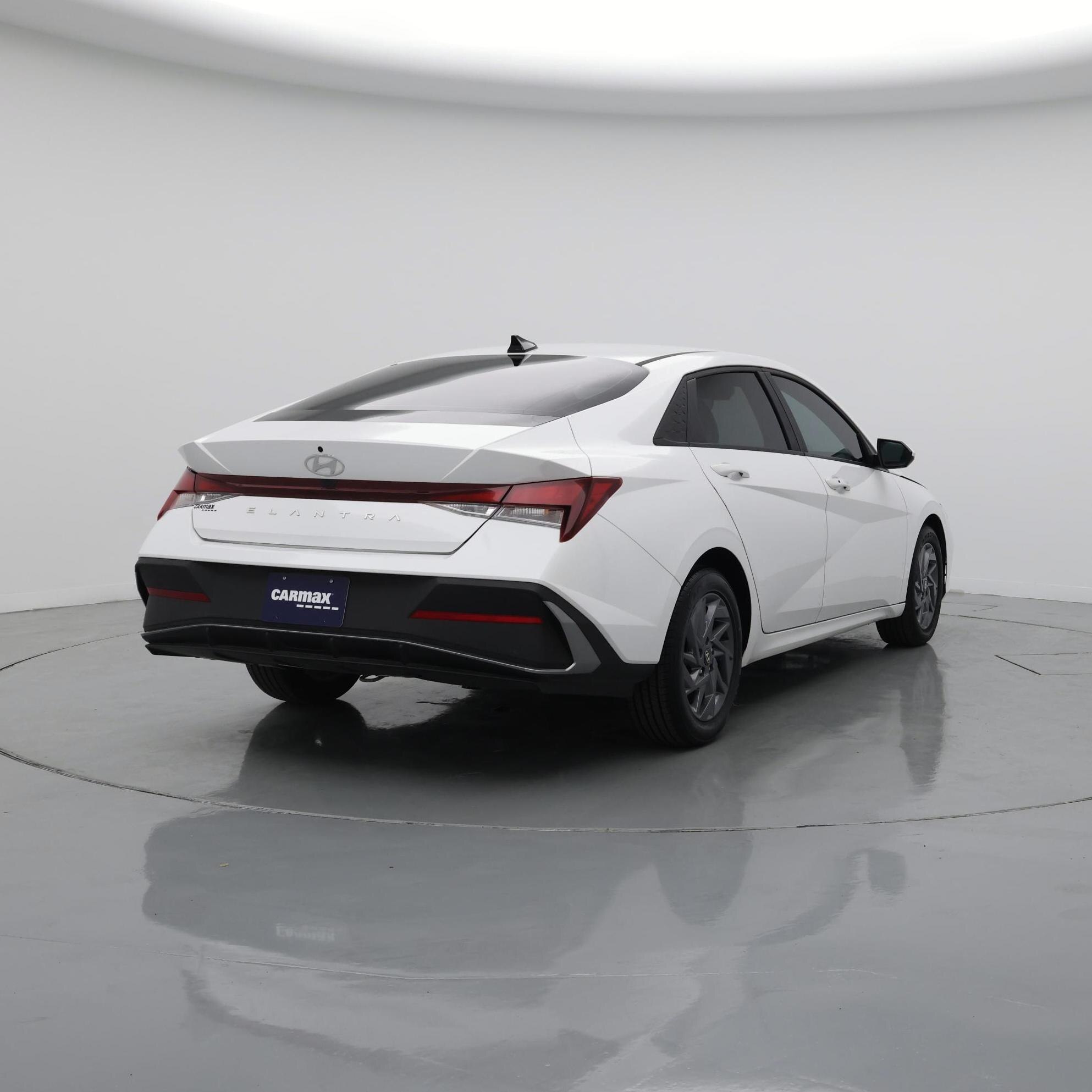 Thumbnail: 2024 Hyundai Elantra - 8