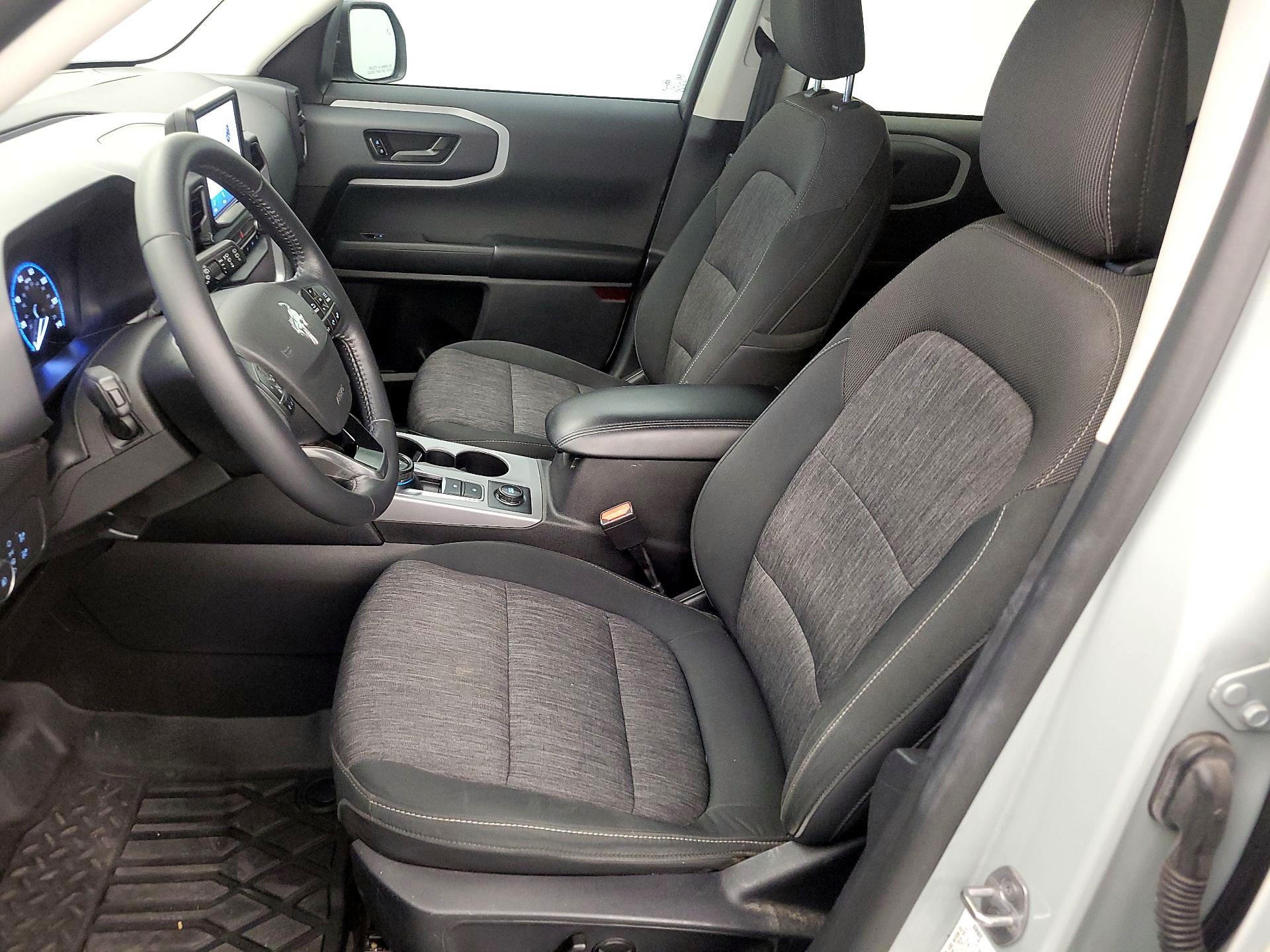 Thumbnail: 2022 Ford Bronco Sport - 11