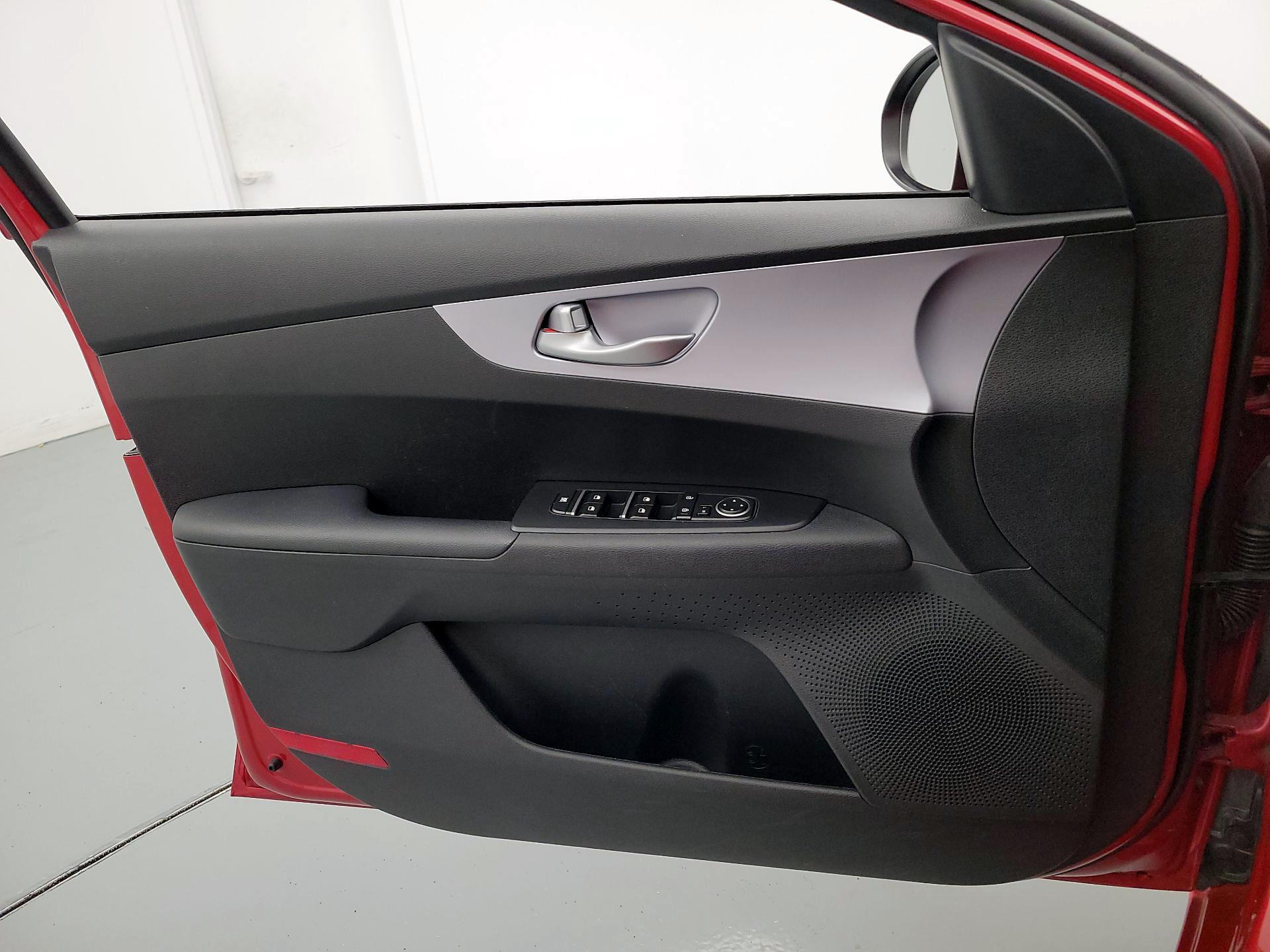 Thumbnail: 2024 Kia Forte - 12