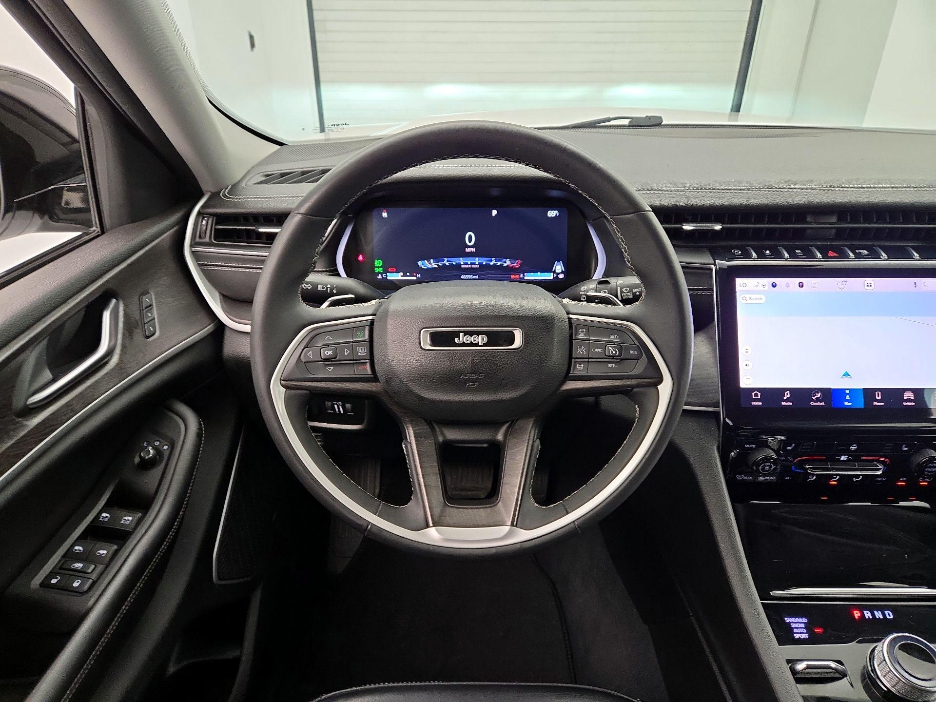 Thumbnail: 2023 Jeep Grand Cherokee - 10