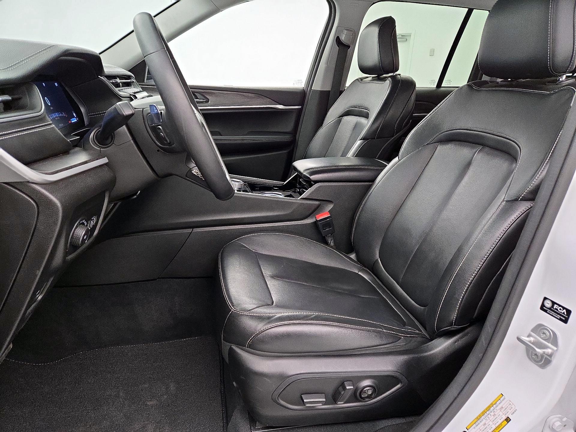 Thumbnail: 2023 Jeep Grand Cherokee - 11