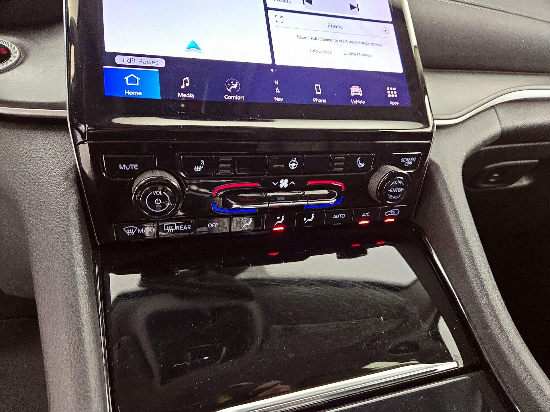 Thumbnail: 2023 Jeep Grand Cherokee - 17