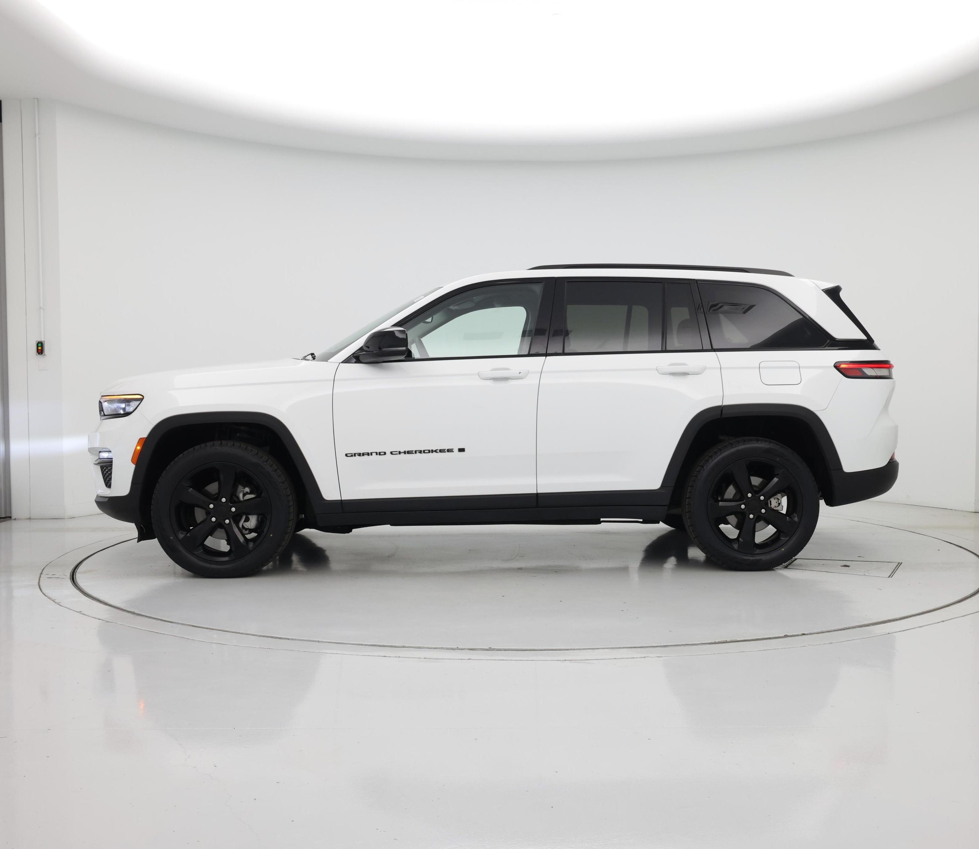 Thumbnail: 2023 Jeep Grand Cherokee - 3