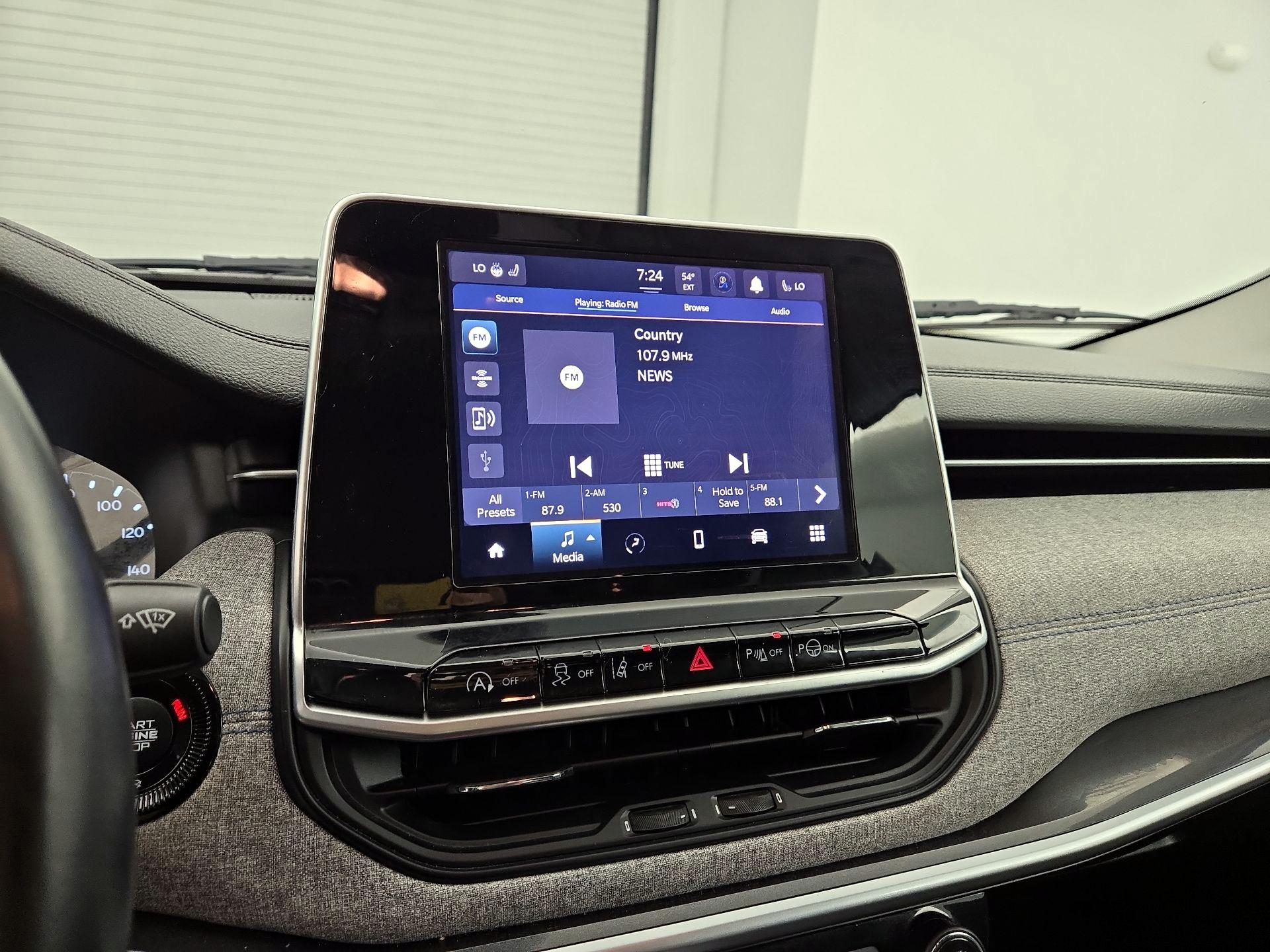 Thumbnail: 2023 Jeep Grand Cherokee L - 15