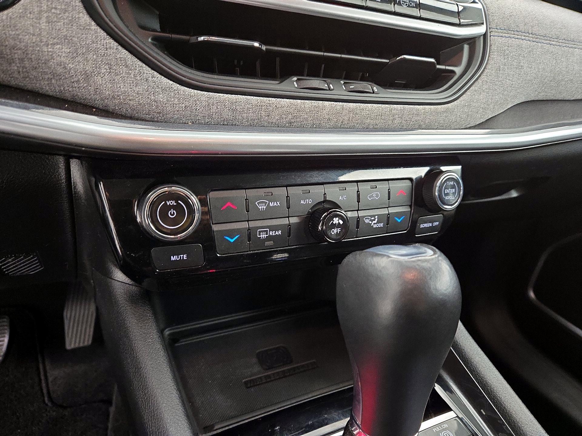 Thumbnail: 2023 Jeep Grand Cherokee L - 16