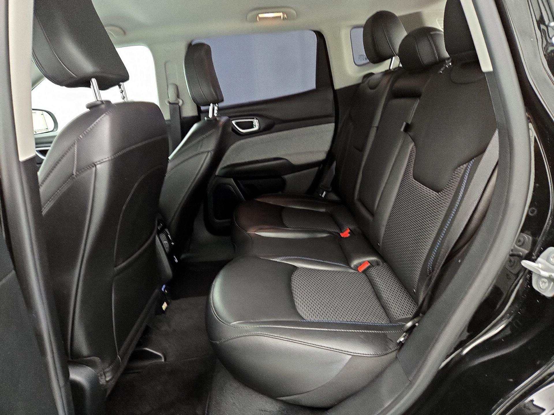 Thumbnail: 2023 Jeep Grand Cherokee L - 19