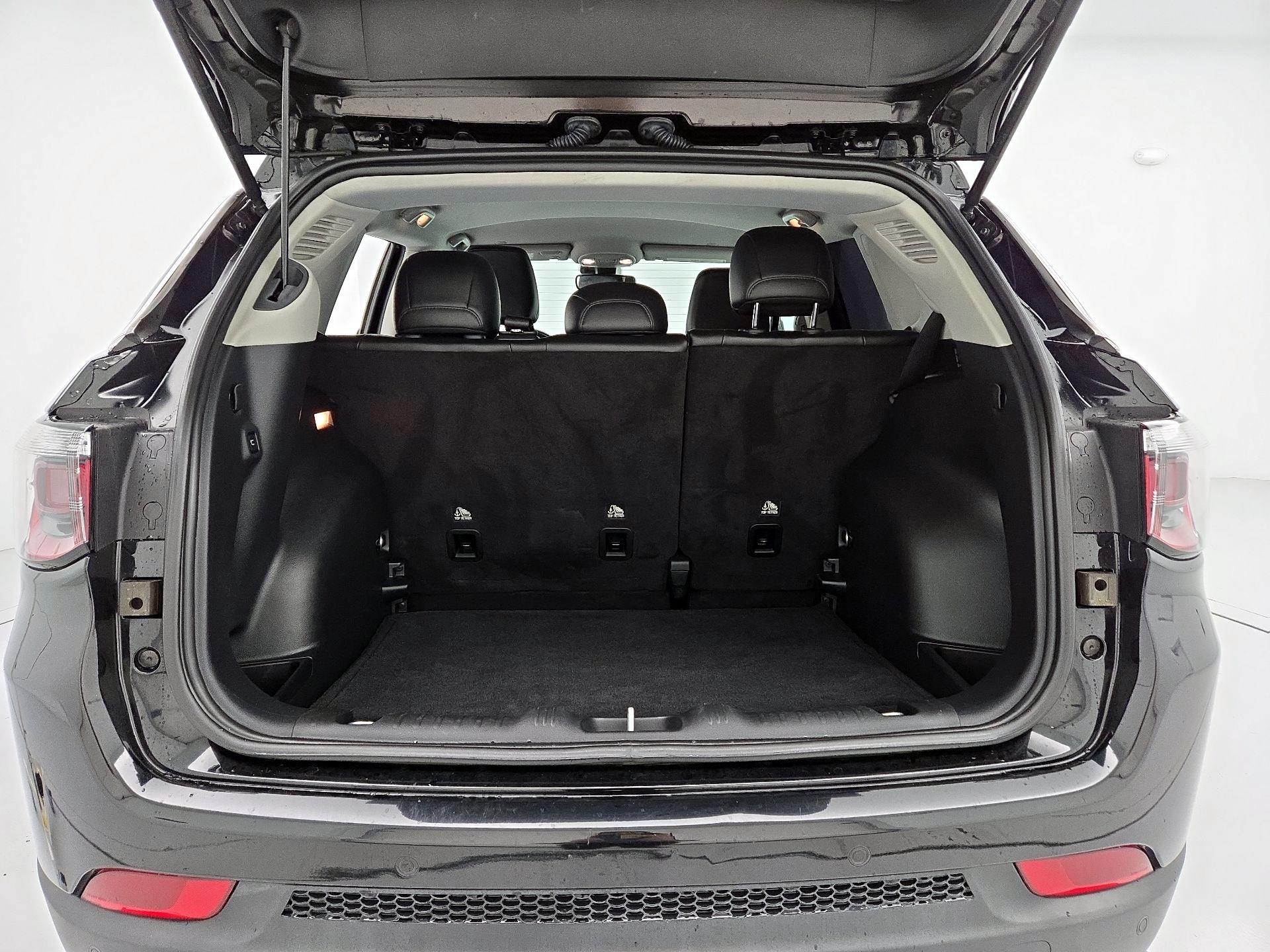 Thumbnail: 2023 Jeep Grand Cherokee L - 20