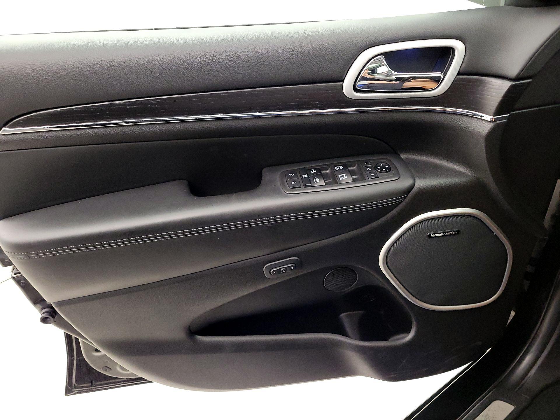 Thumbnail: 2021 Jeep Grand Cherokee - 12