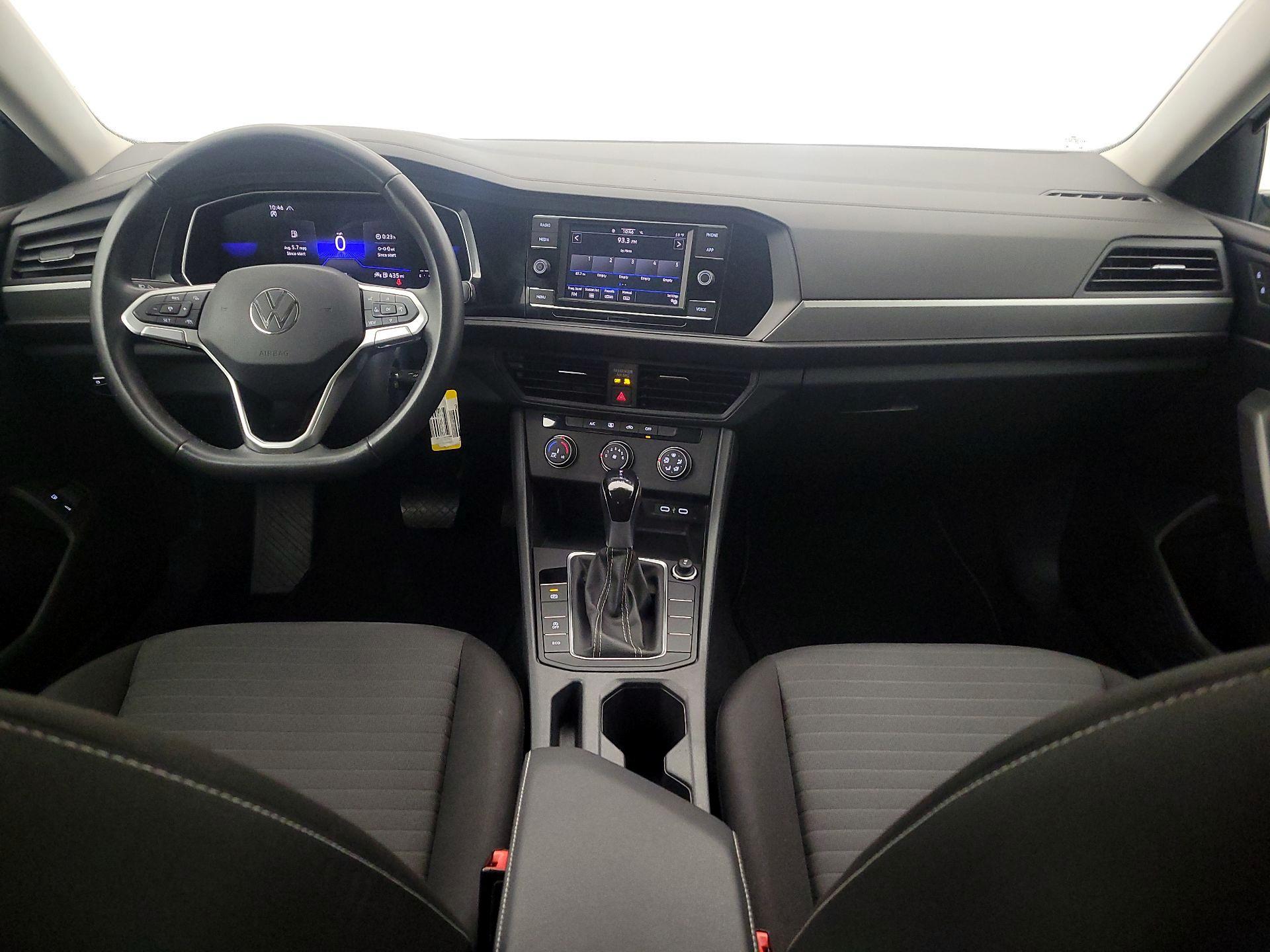 Thumbnail: 2024 Volkswagen Jetta - 9