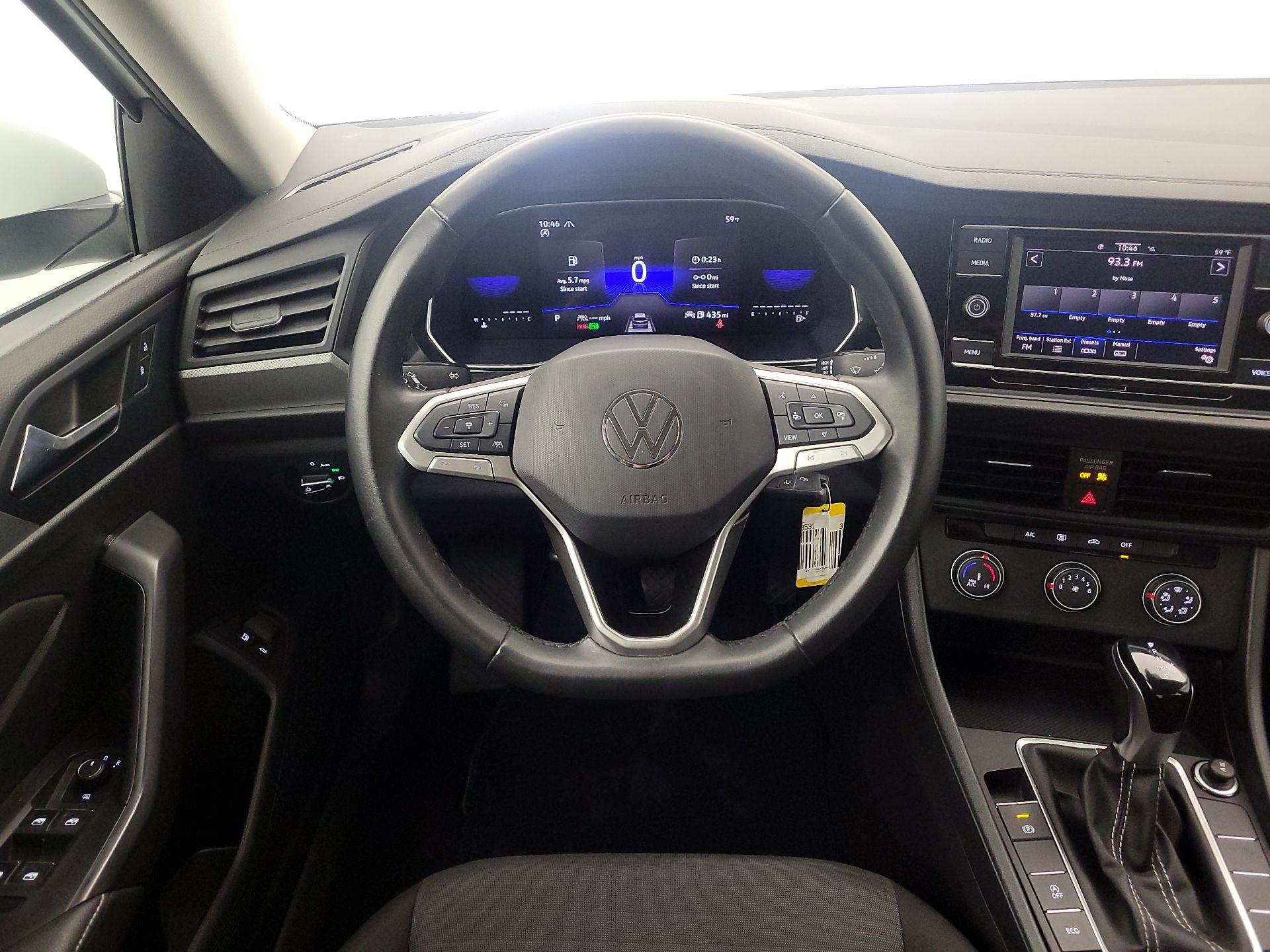 Thumbnail: 2024 Volkswagen Jetta - 10