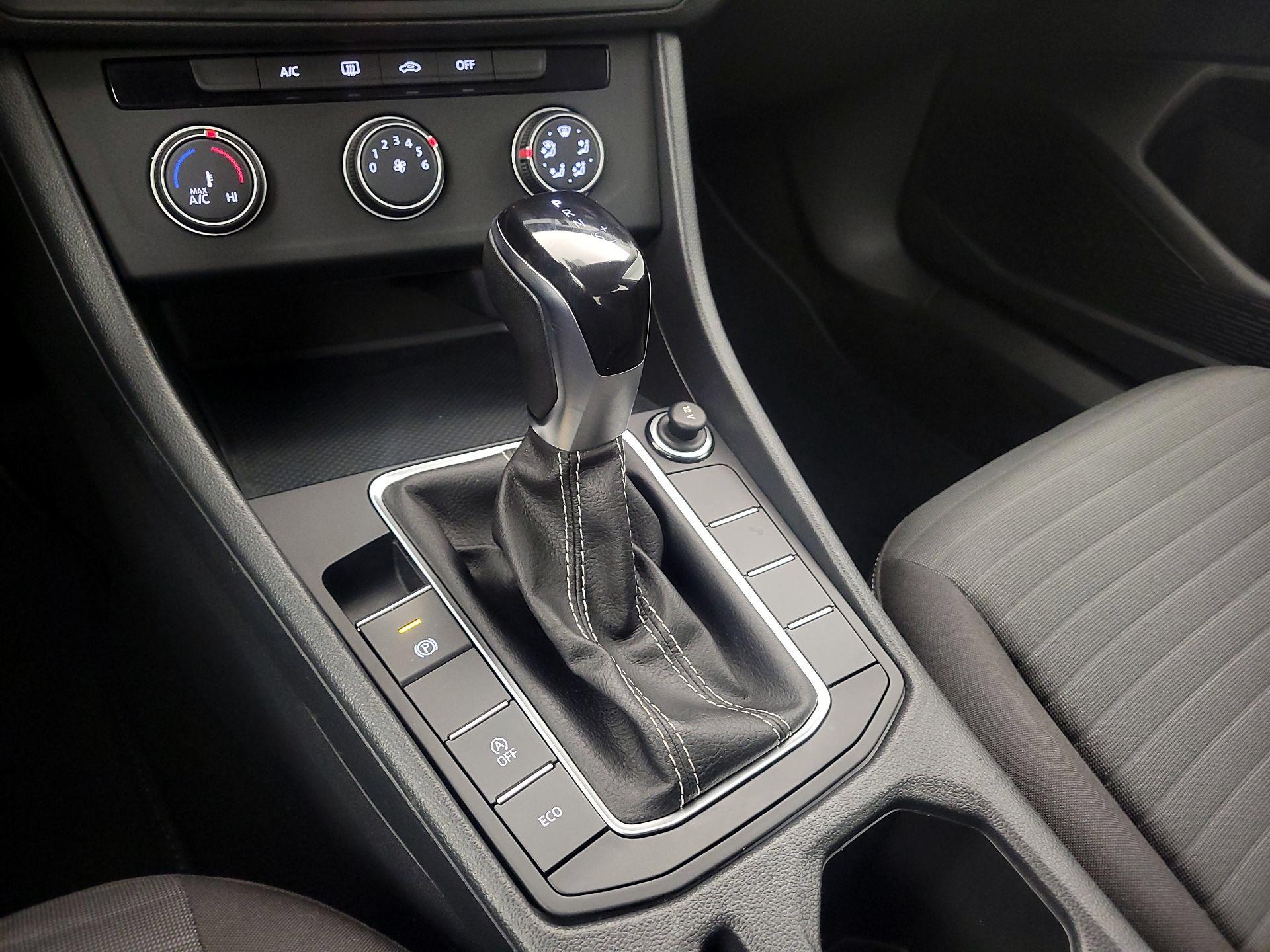 Thumbnail: 2024 Volkswagen Jetta - 17