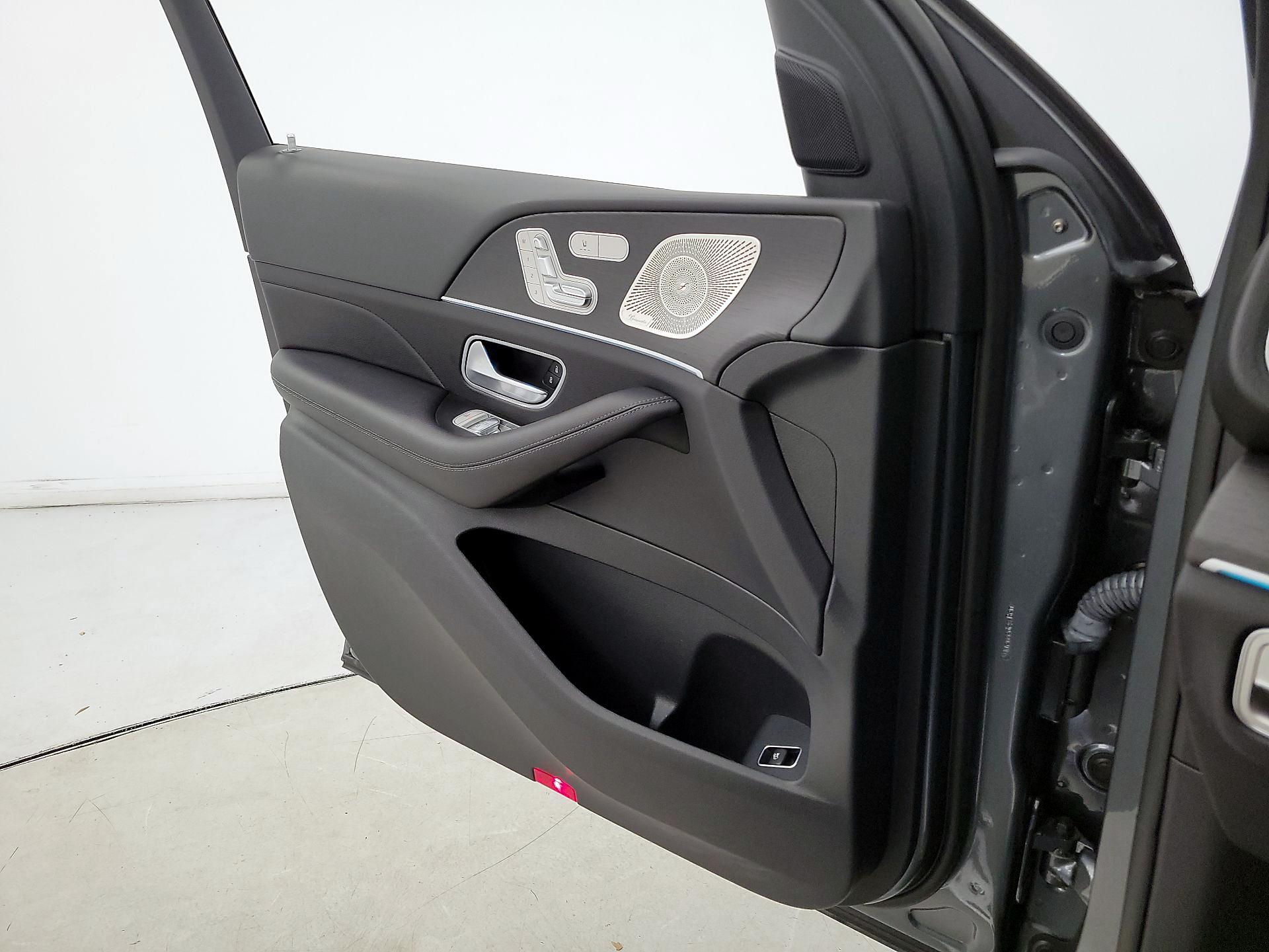 Thumbnail: 2023 Mercedes-Benz GLE - 12