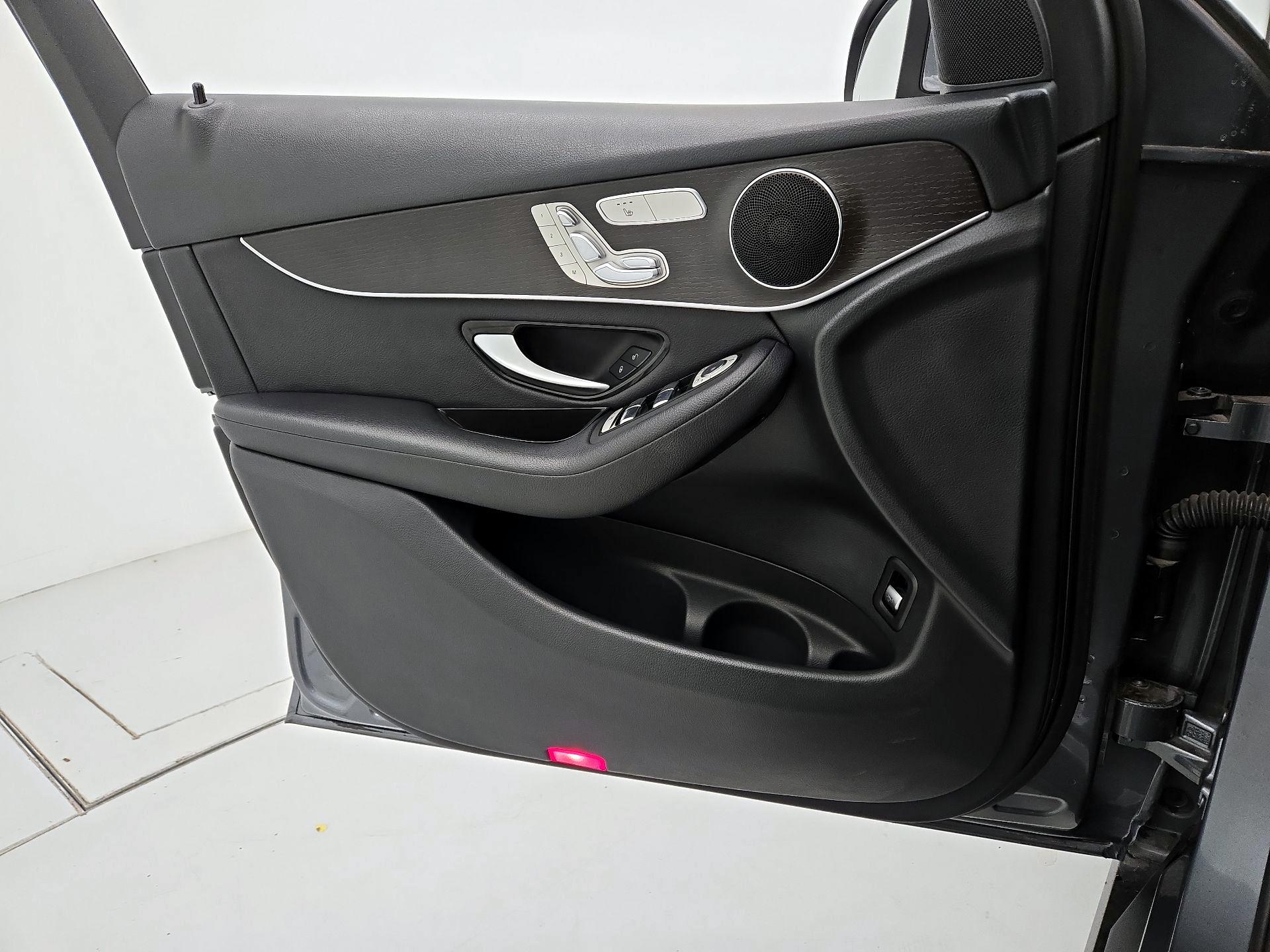 Thumbnail: 2021 Mercedes-Benz GLC - 12