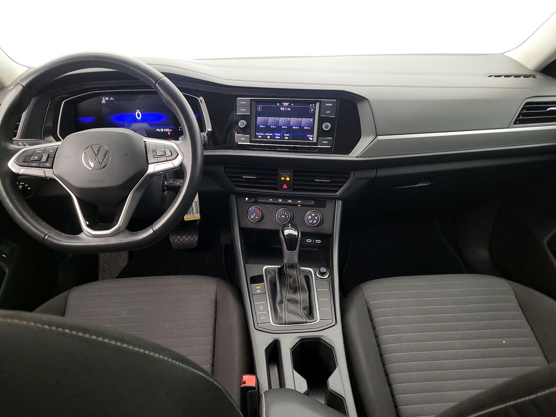 Thumbnail: 2024 Volkswagen Jetta - 9