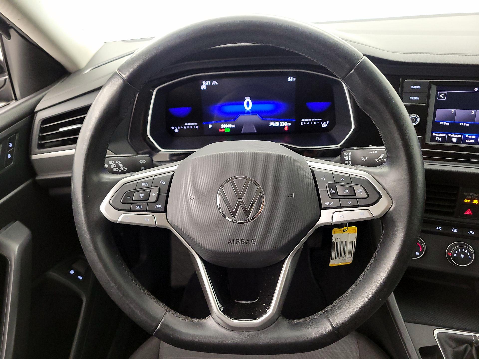 Thumbnail: 2024 Volkswagen Jetta - 10