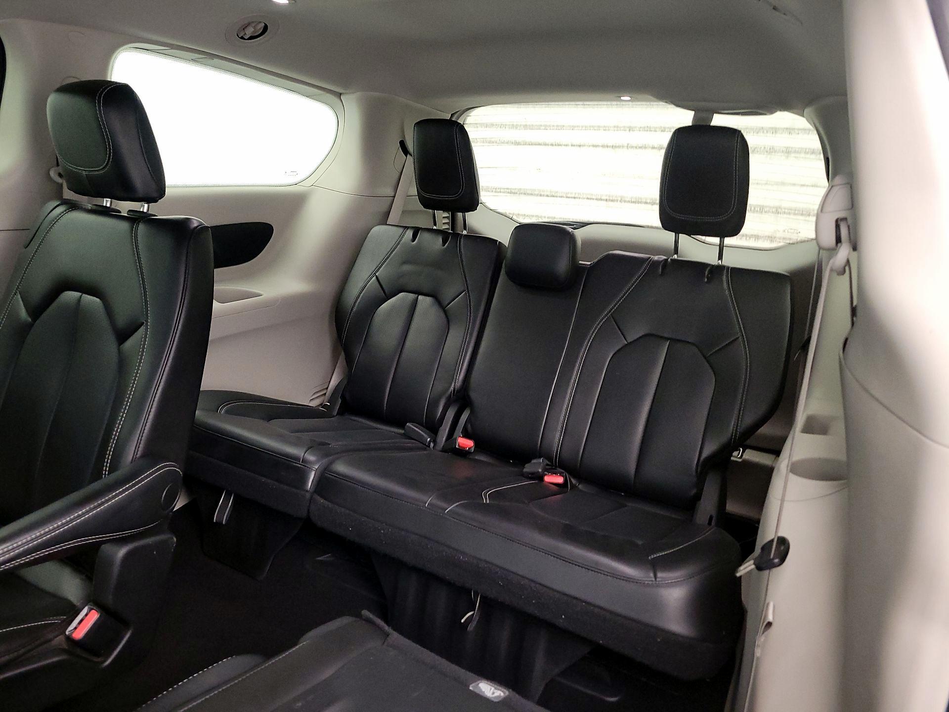 Thumbnail: 2023 Chrysler Pacifica - 20