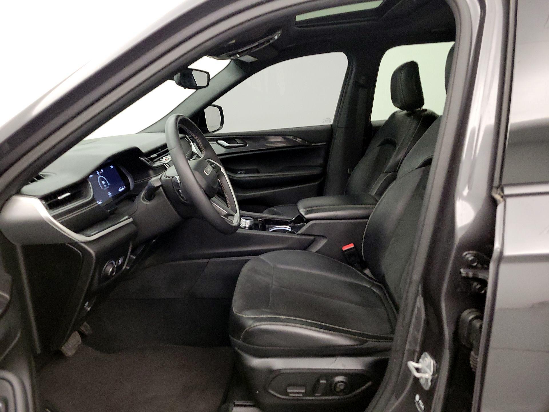 Thumbnail: 2023 Jeep Grand Cherokee L - 11