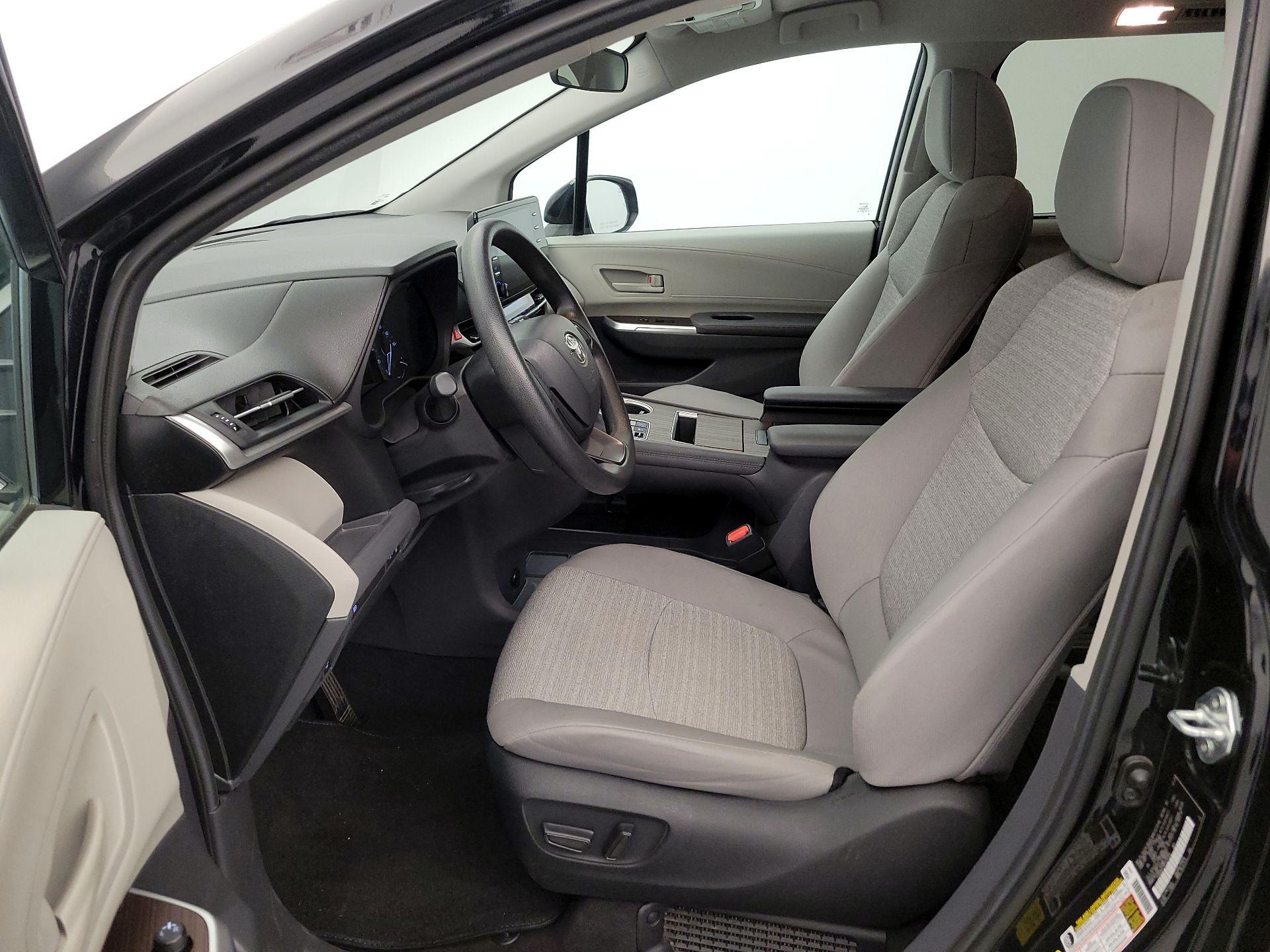 Thumbnail: 2024 Toyota Sienna - 11